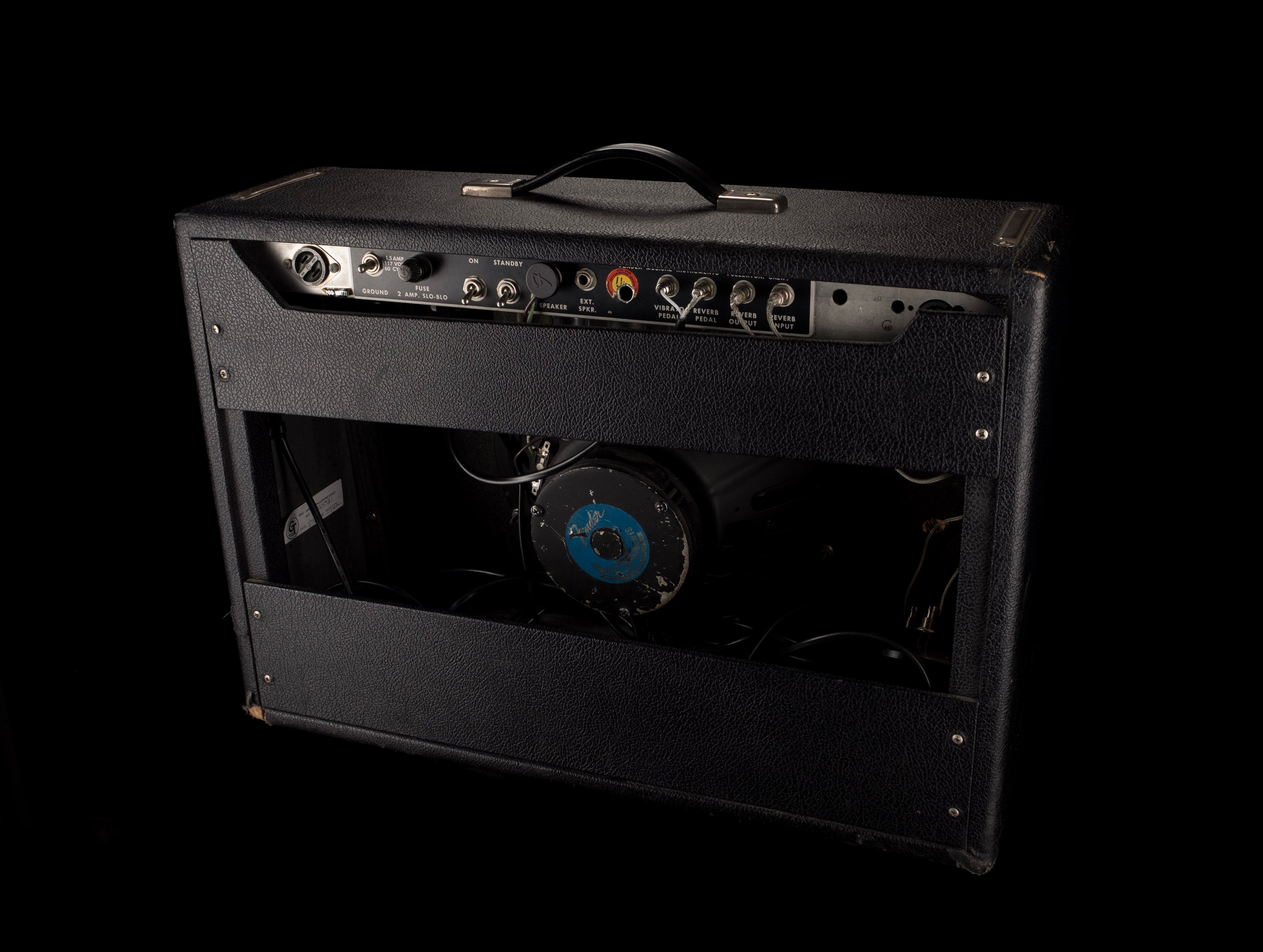 Vintage 1969/70 Fender Silverface Deluxe Reverb Guitar Amp Combo With Footswitch - Image 17