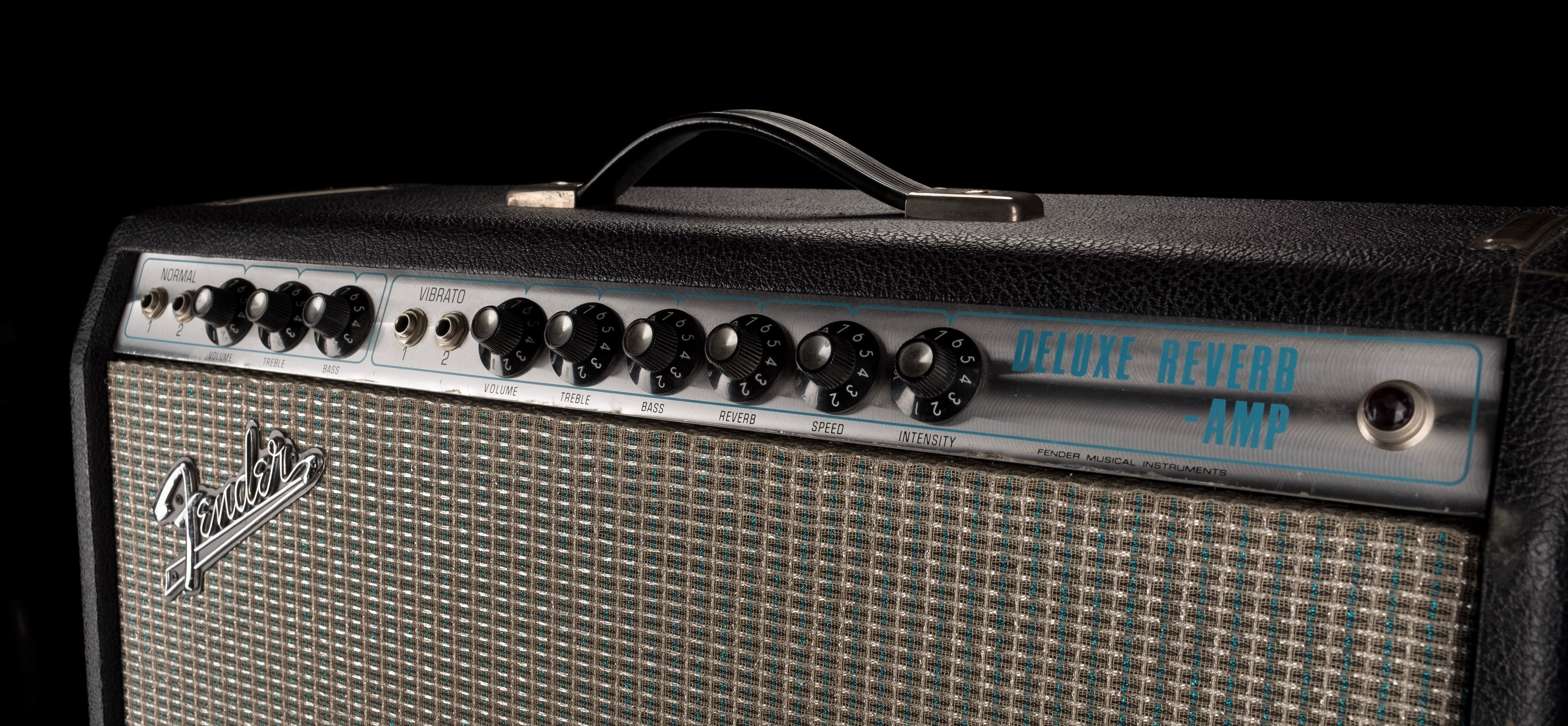 Vintage 1969/70 Fender Silverface Deluxe Reverb Guitar Amp Combo With Footswitch - Image 3