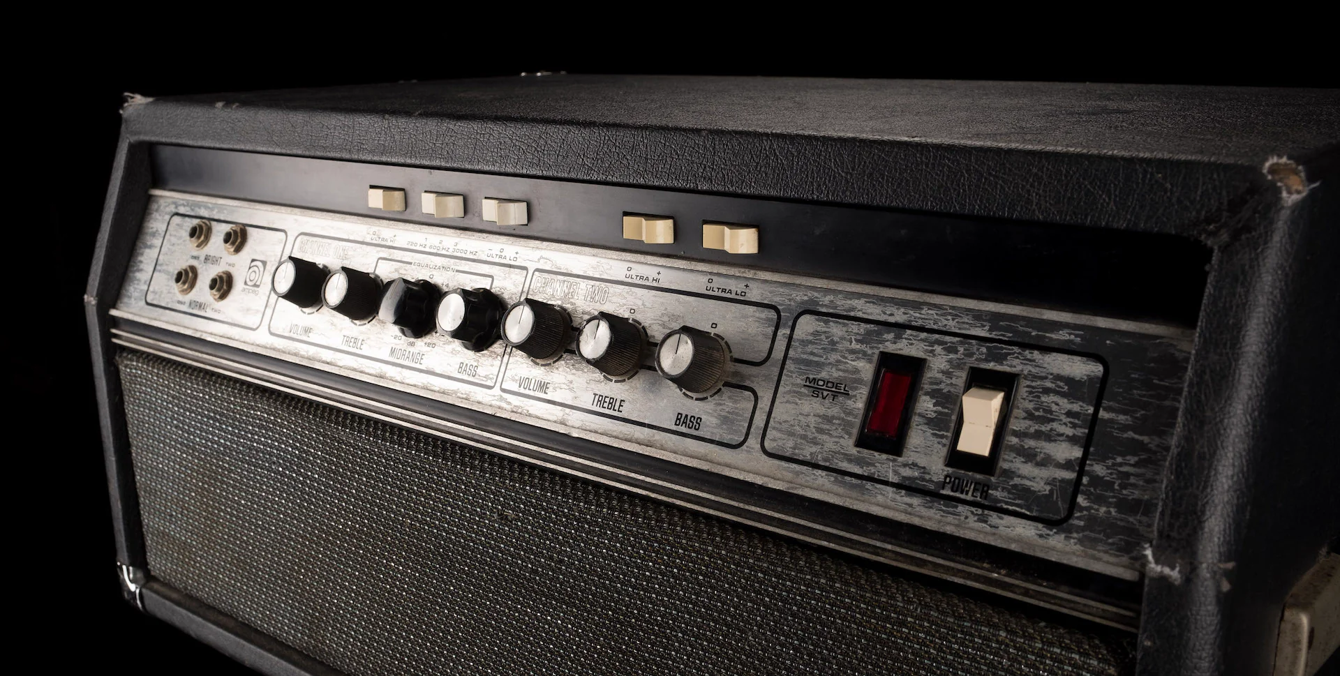 Vintage 1976 Ampeg SVT Curved Line Bass Amp Head With Road Case - Image 3