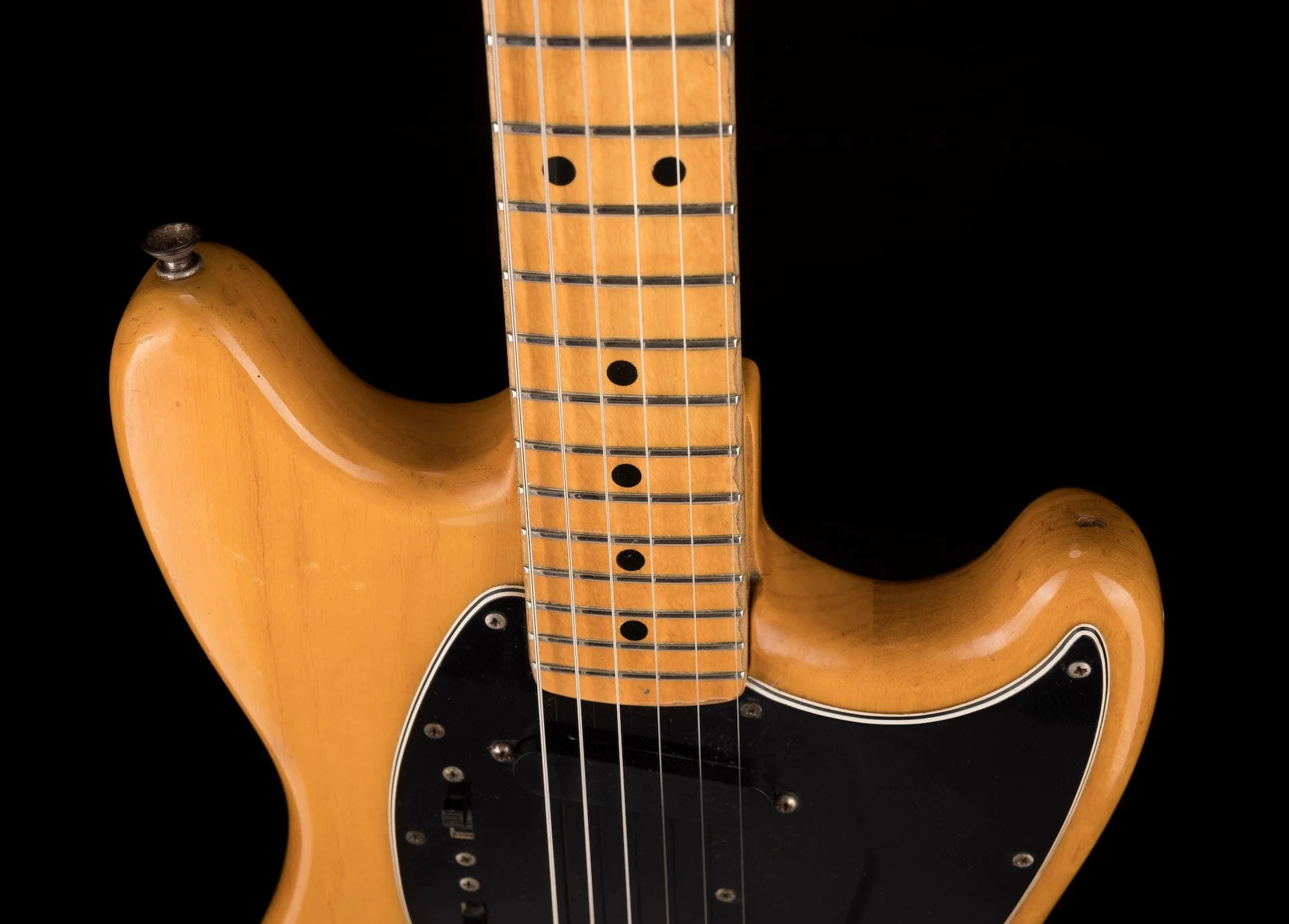 Vintage 1976 Fender Mustang Natural With OHSC - Image 3