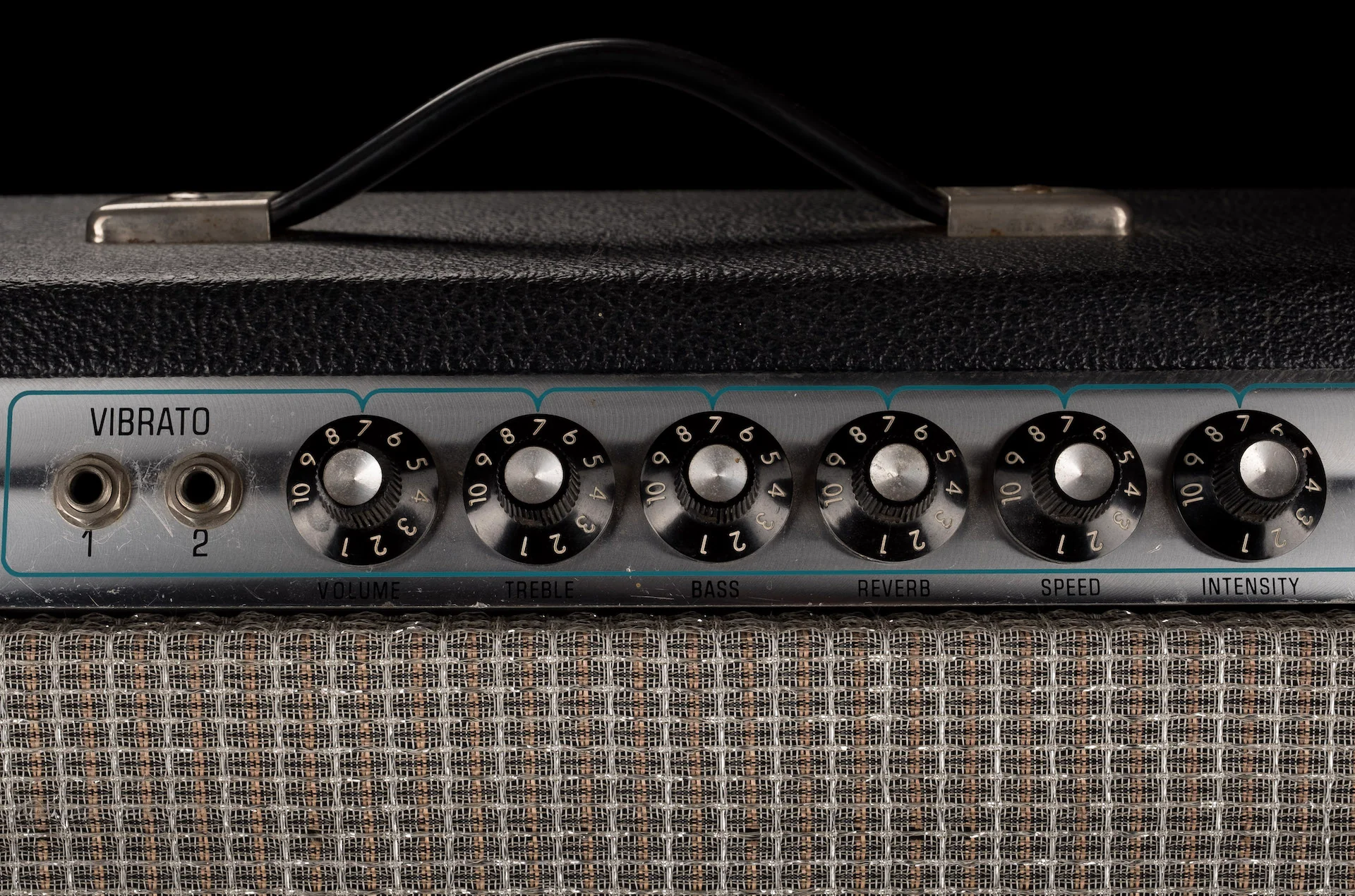 Pre Owned 1978 Fender Silver Face Deluxe Reverb Guitar Amp Combo - Image 5