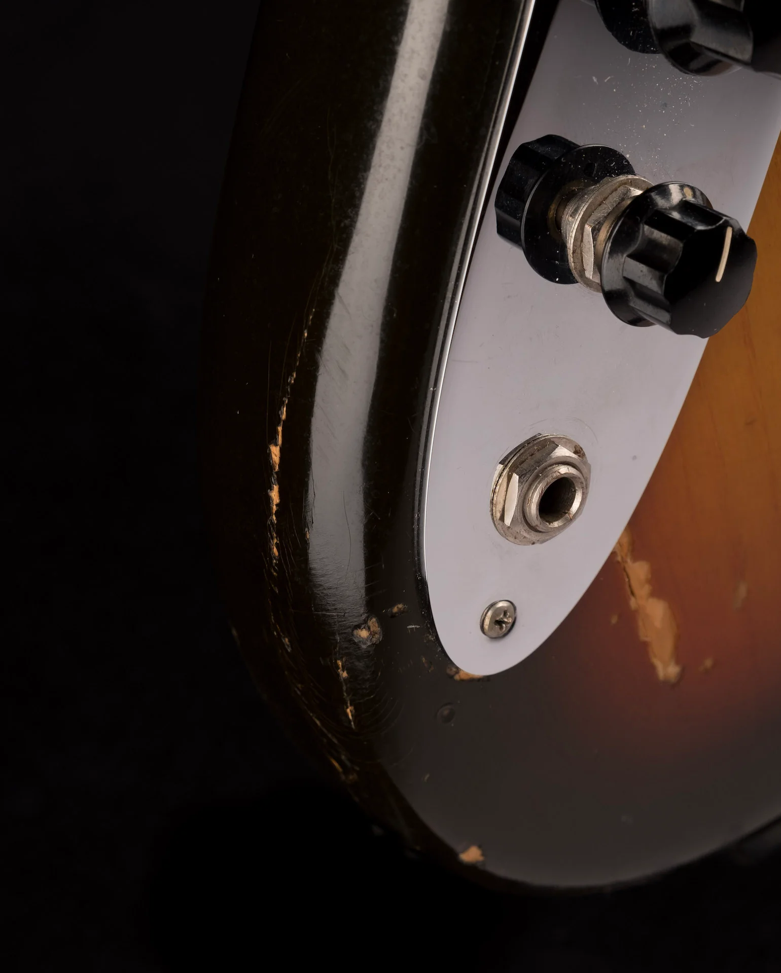 Pre Owned 1978 Fender Left-Handed Jazz Bass Sunburst Maple fretboard With OHSC - Image 11