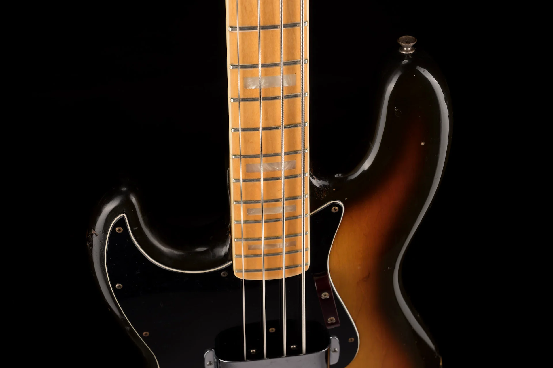 Pre Owned 1978 Fender Left-Handed Jazz Bass Sunburst Maple fretboard With OHSC - Image 3