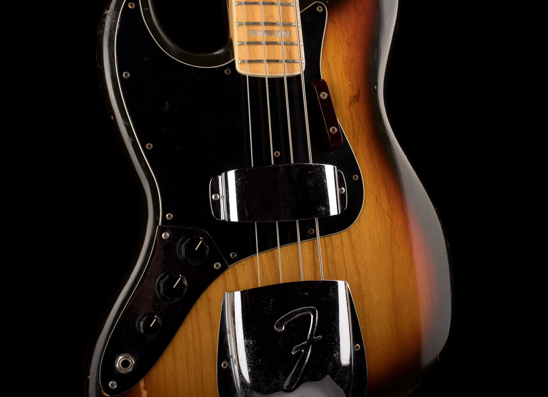 Pre Owned 1978 Fender Left-Handed Jazz Bass Sunburst Maple fretboard With OHSC - Image 6