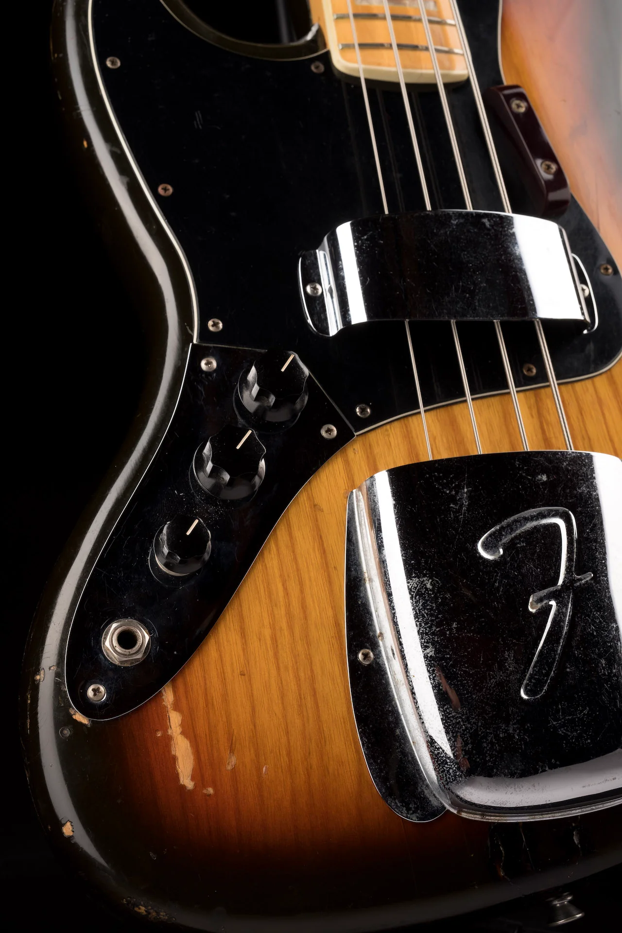Pre Owned 1978 Fender Left-Handed Jazz Bass Sunburst Maple fretboard With OHSC - Image 7