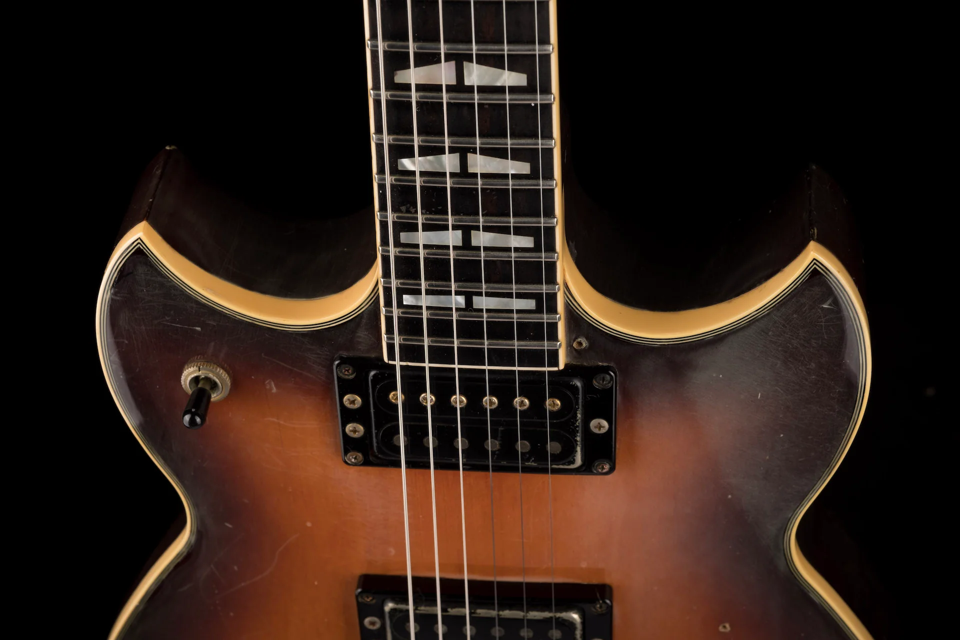 Pre Owned 1981 Yamaha SG-1000 Brown Sunburst Electric Guitar With Gig Bag - Image 3