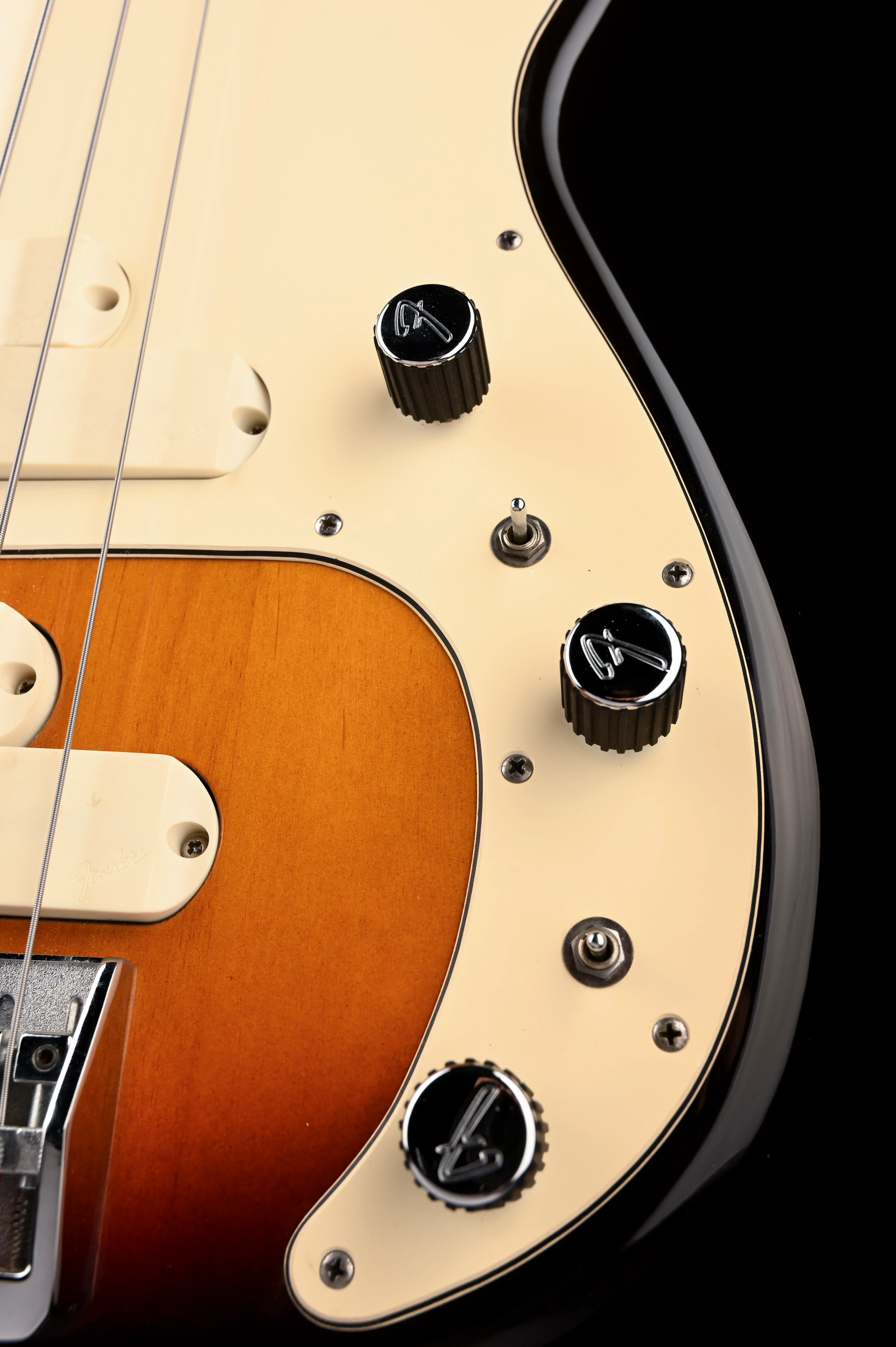 Vintage 1983 Fender Elite Precision Bass 3-Tone Sunburst with Case - Image 8