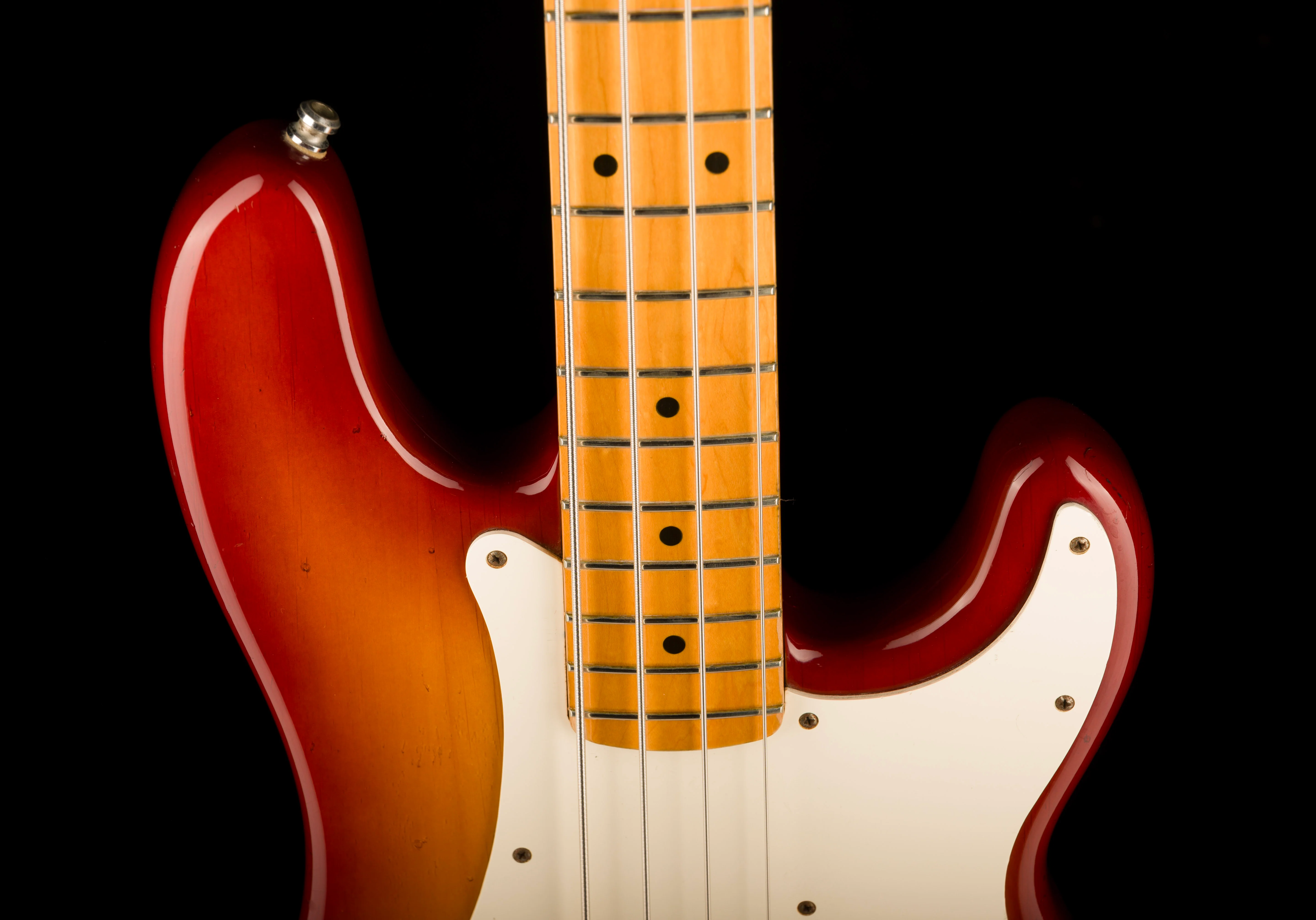 Vintage 1983 Fender Precision Bass Maple Neck Cherry Sunburst With Gig Bag - Image 3