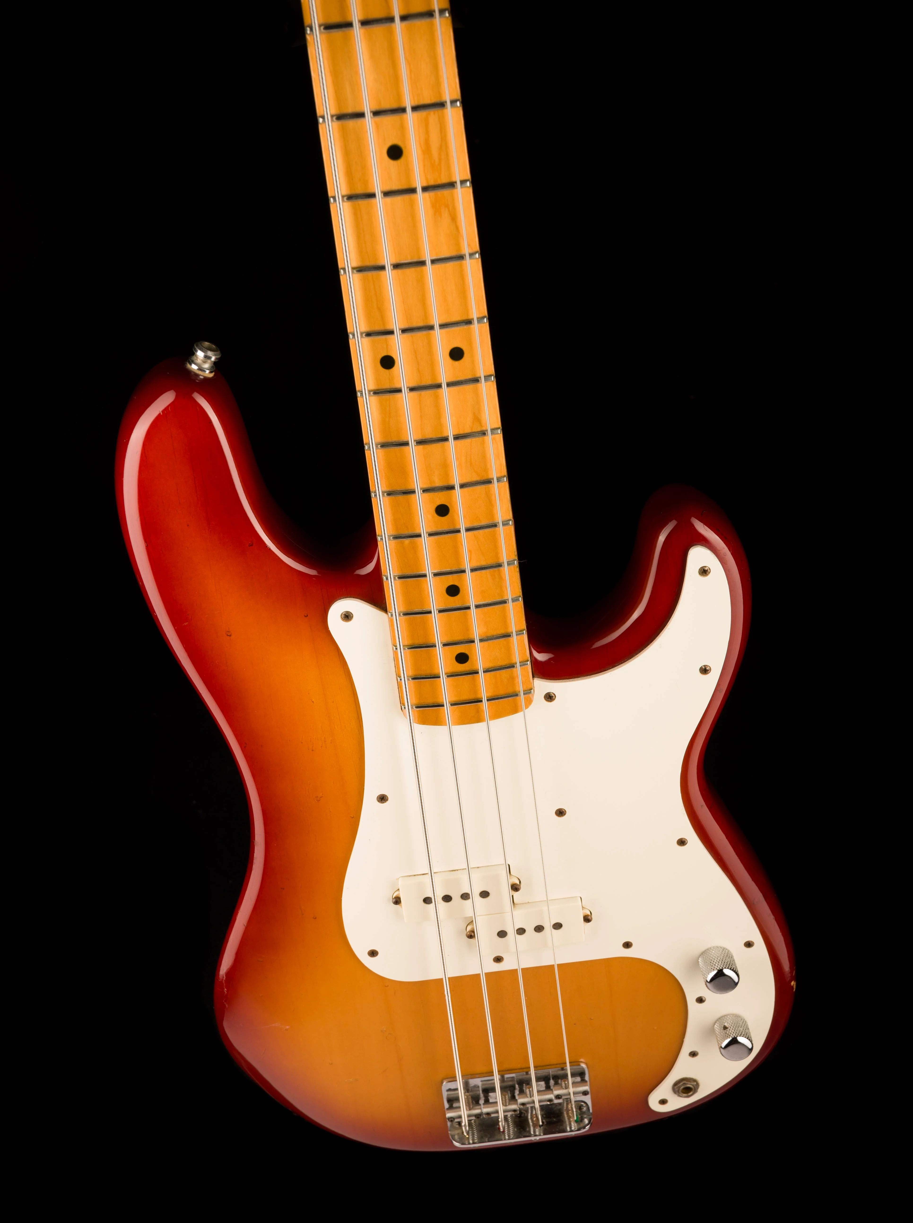 Vintage 1983 Fender Precision Bass Maple Neck Cherry Sunburst With Gig Bag - Image 4