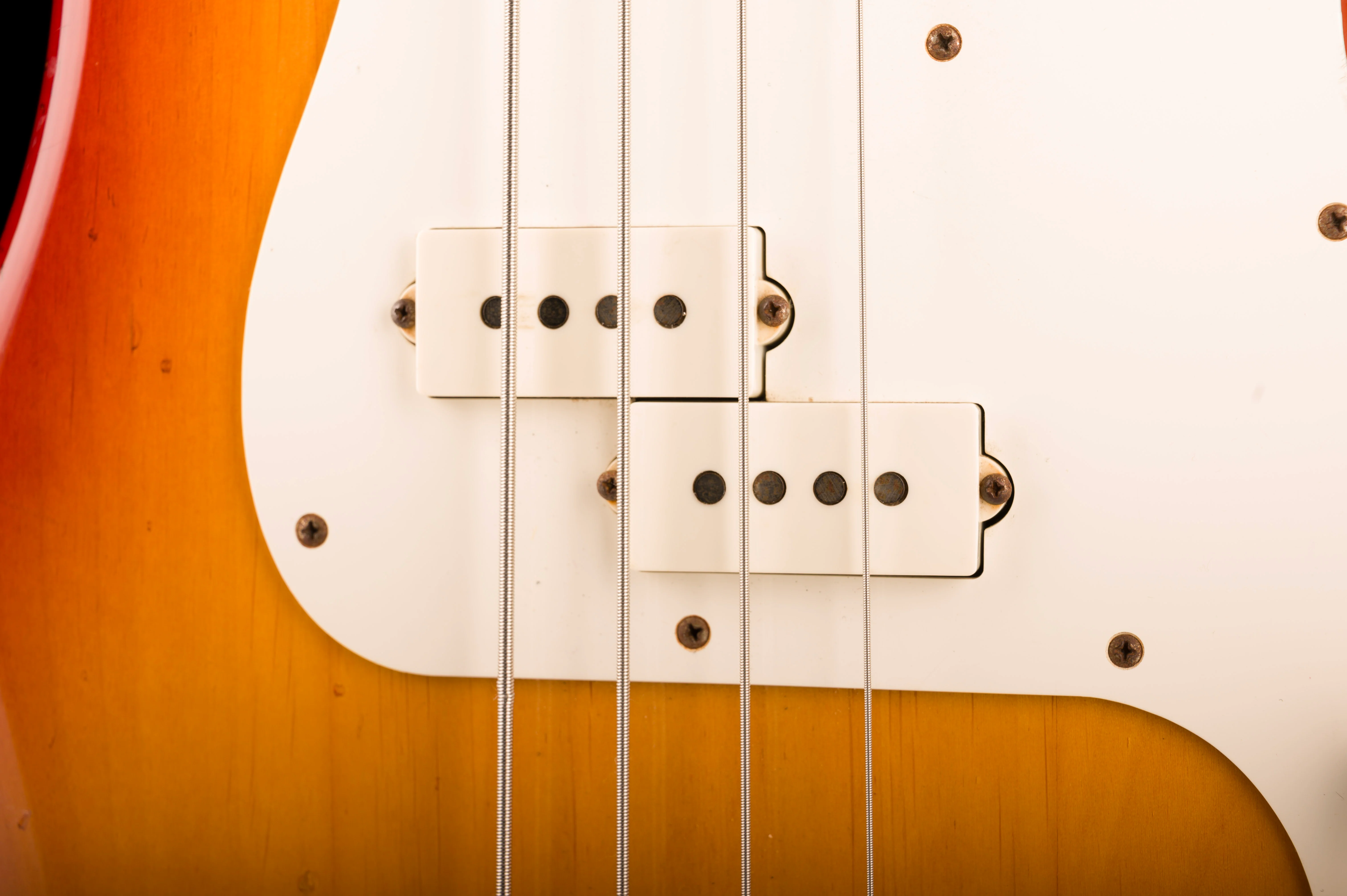 Vintage 1983 Fender Precision Bass Maple Neck Cherry Sunburst With Gig Bag - Image 7
