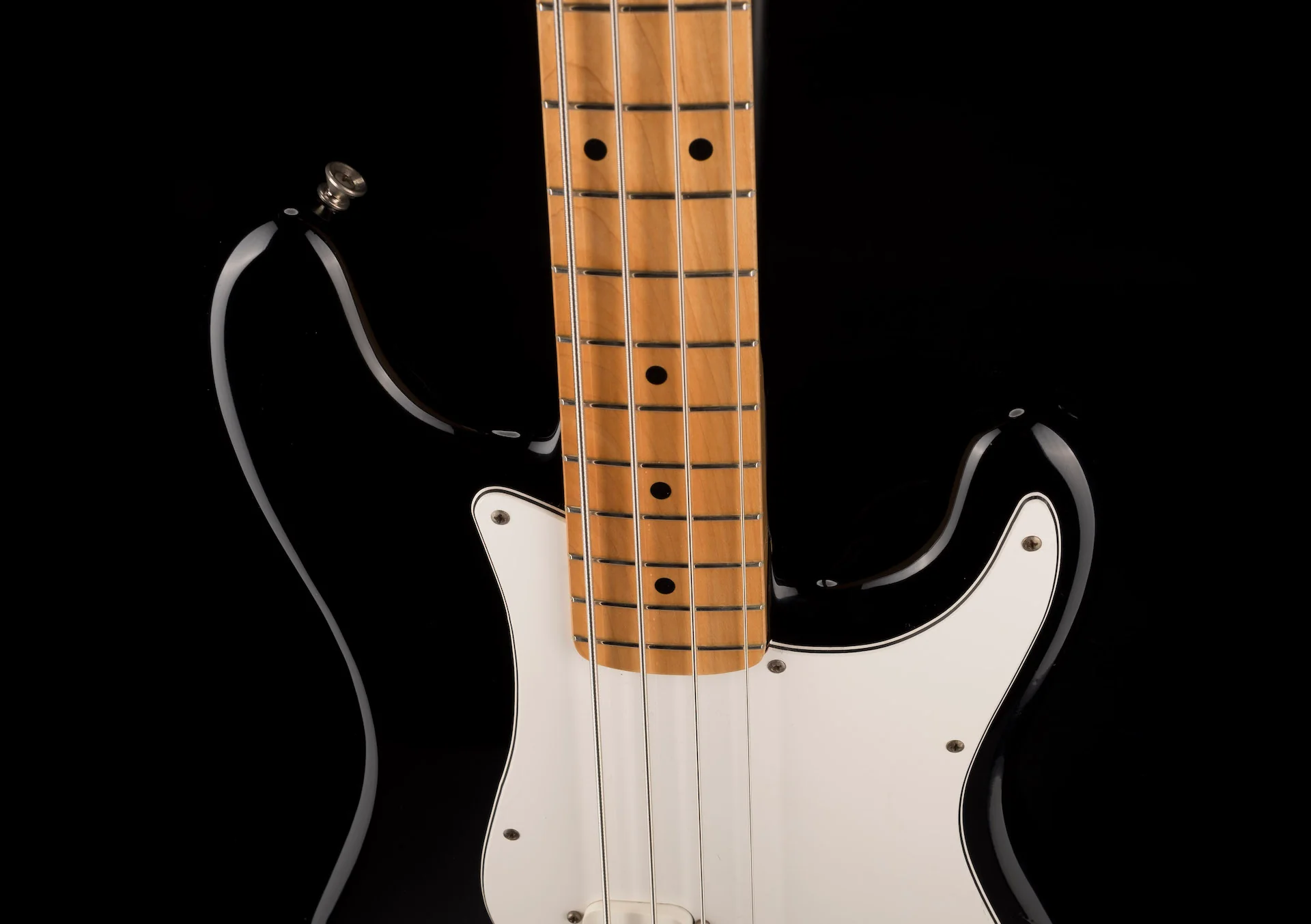 Pre Owned 1983 Squier Bullet Maple Neck Black With OHSC - Image 3