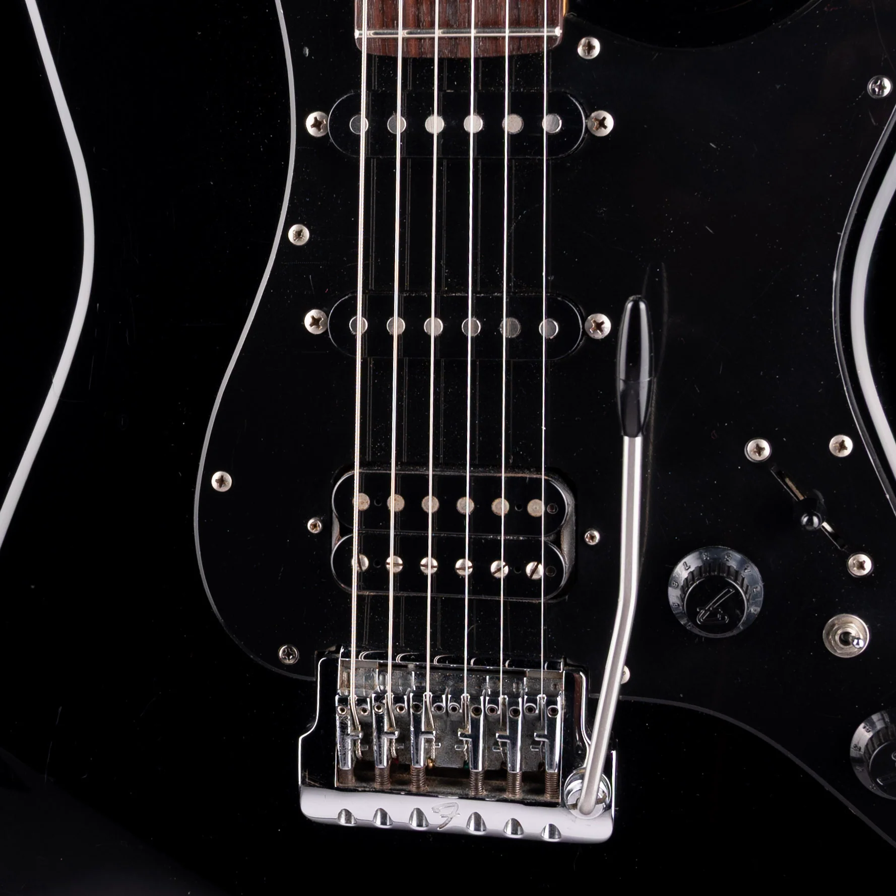 Pre Owned 1986 Fender Made In Japan Contemporary Stratocaster HSS Black With HSC - Image 4