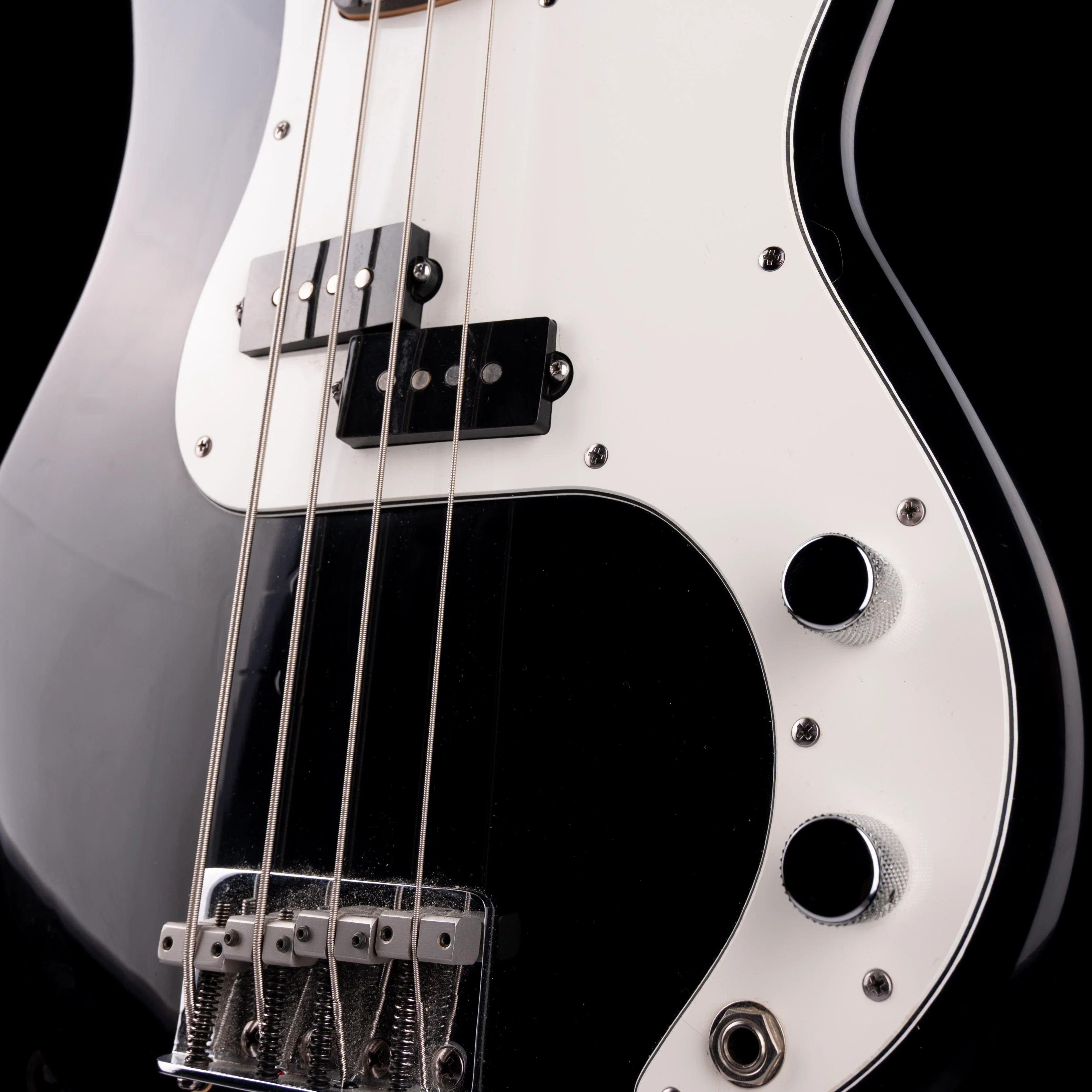 Vintage 1988 Fender Longhorn Precision Bass Black With OHSC - Image 5