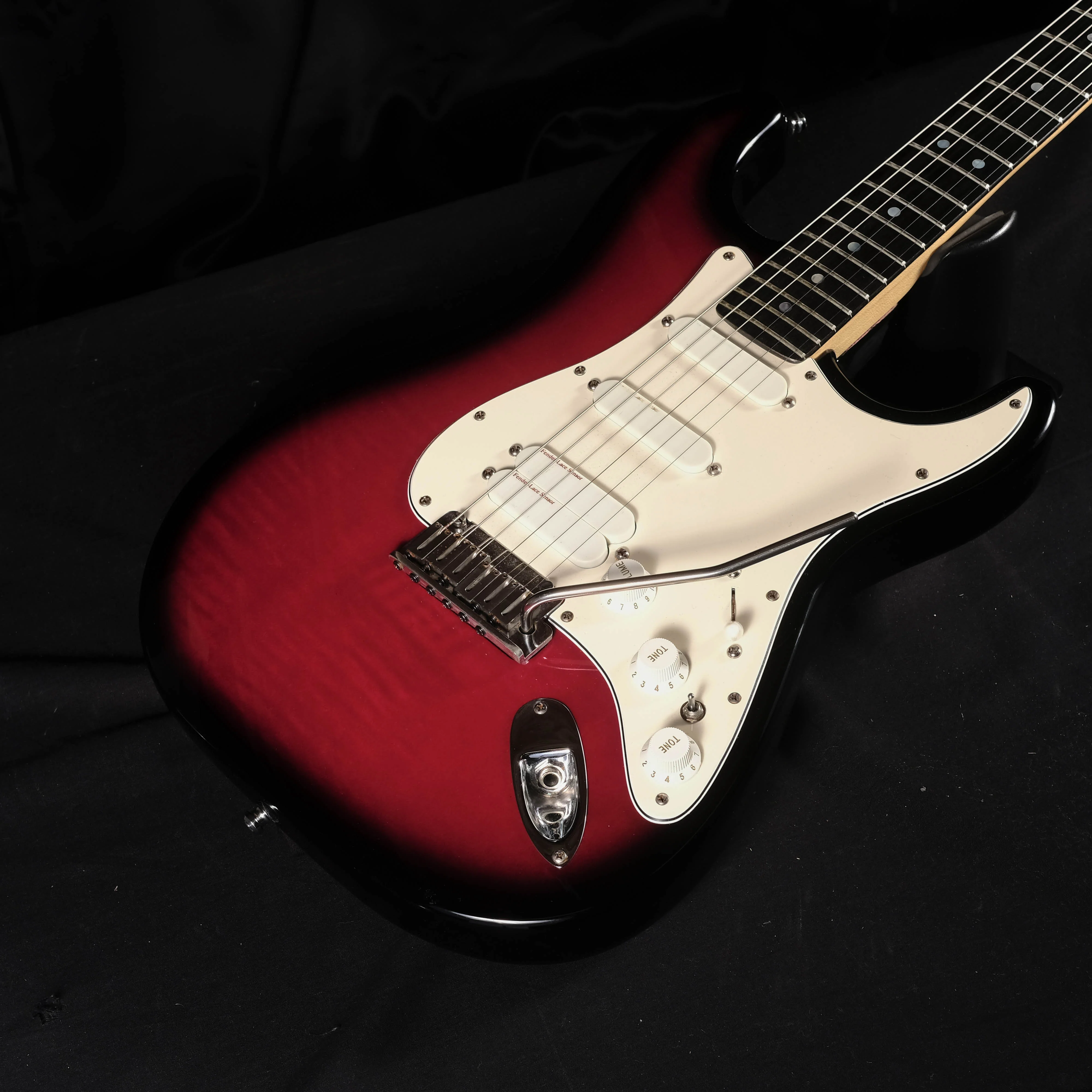 Pre Owned 1989 Fender American Ultra Stratocaster Crimson burst With OHSC - Image 4