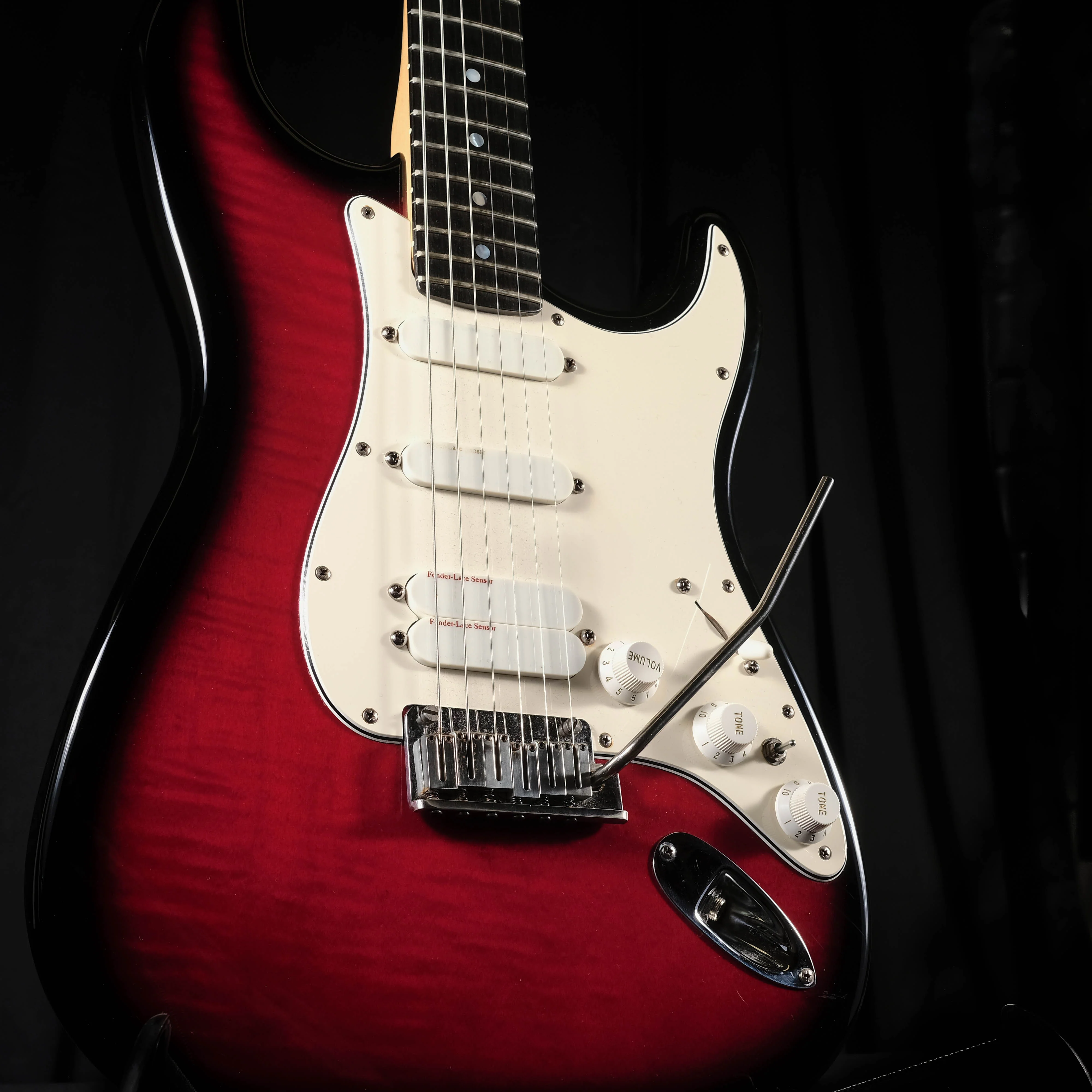 Pre Owned 1989 Fender American Ultra Stratocaster Crimson burst With OHSC - Image 6