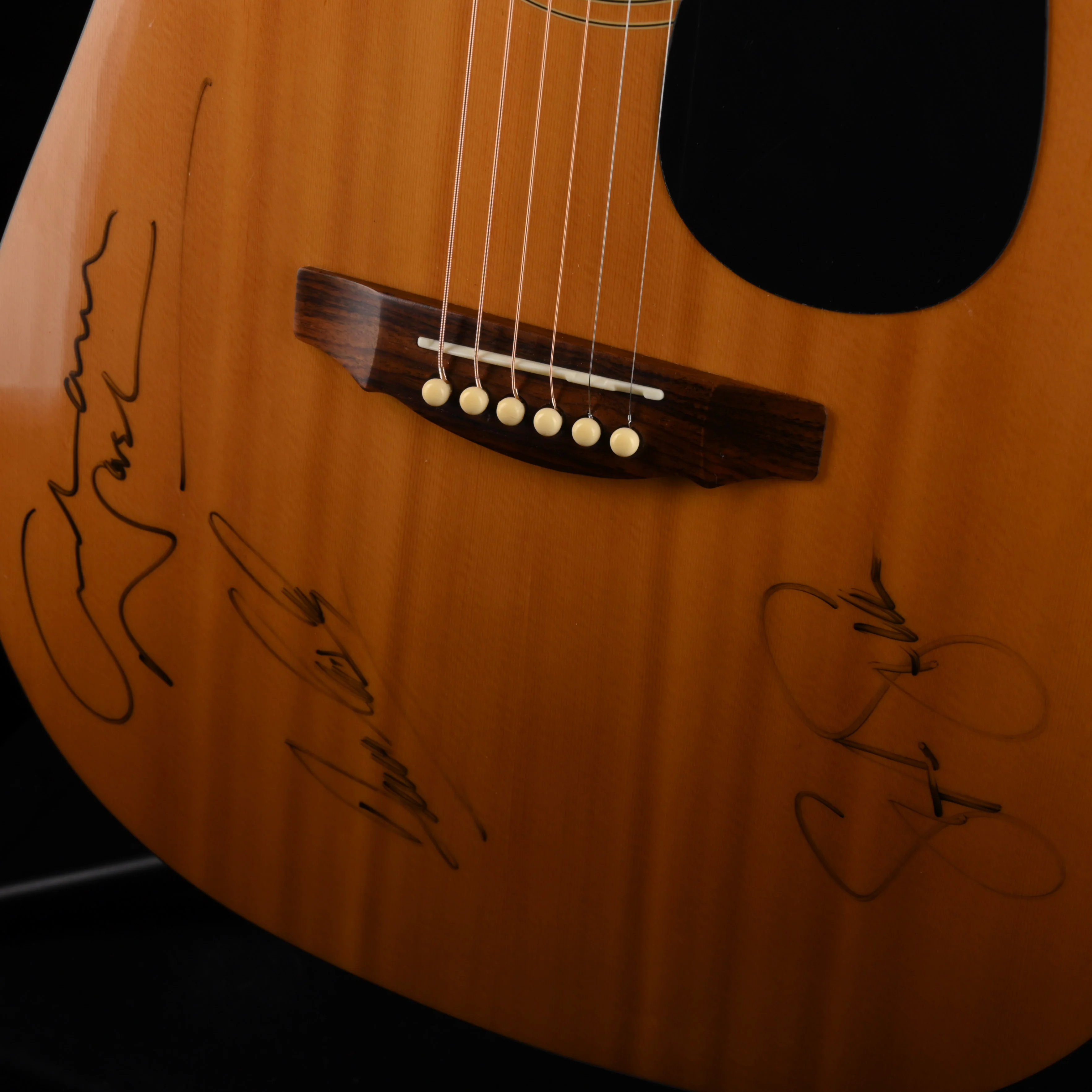 Pre Owned 1990 Alvarez Regent 5212 Guitar Signed by Crosby Stills & Nash With OHSC - Image 3