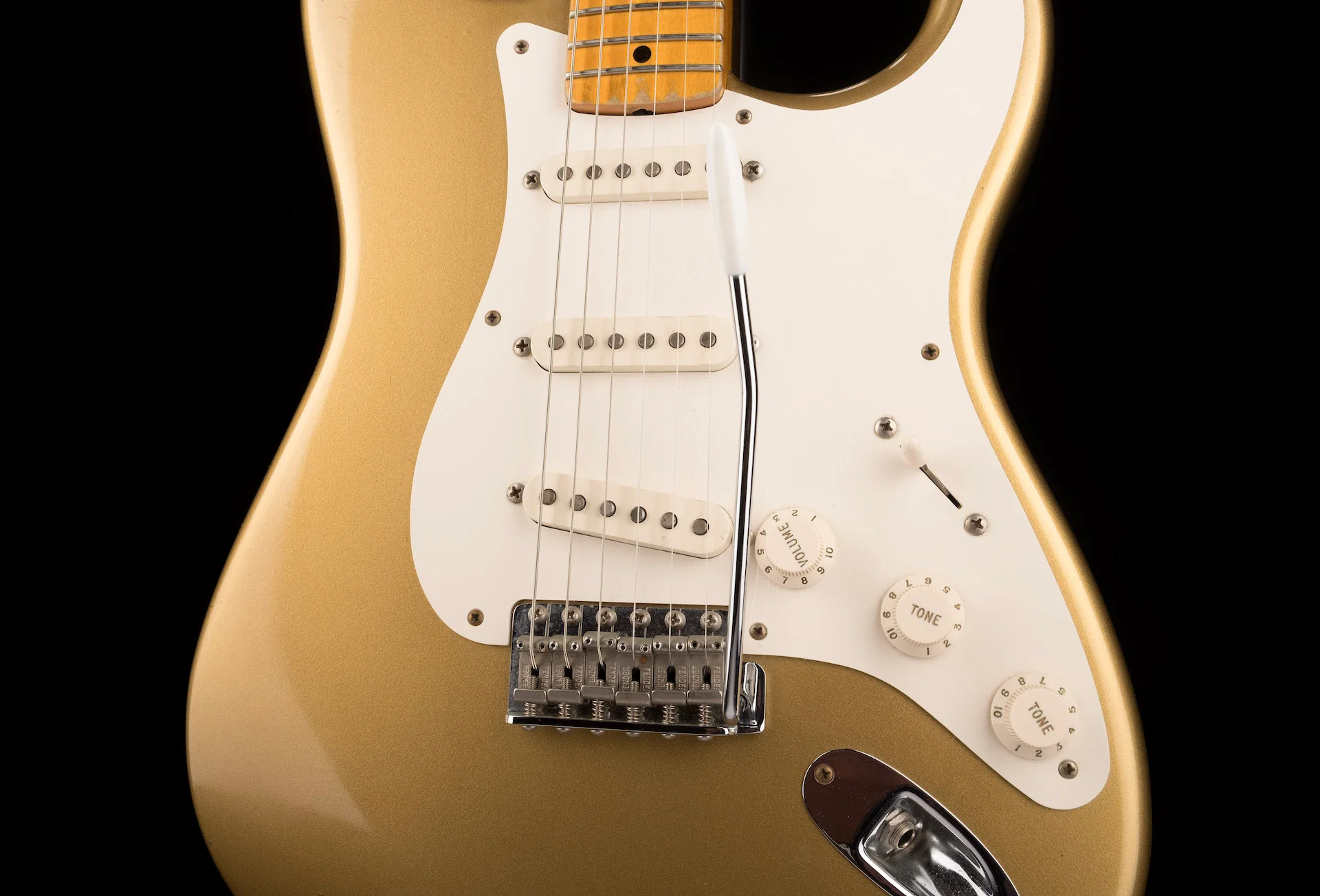 Pre Owned 1990s Fender Made In Japan VJ ST-57 Strat Gold With Gig Bag - Image 6
