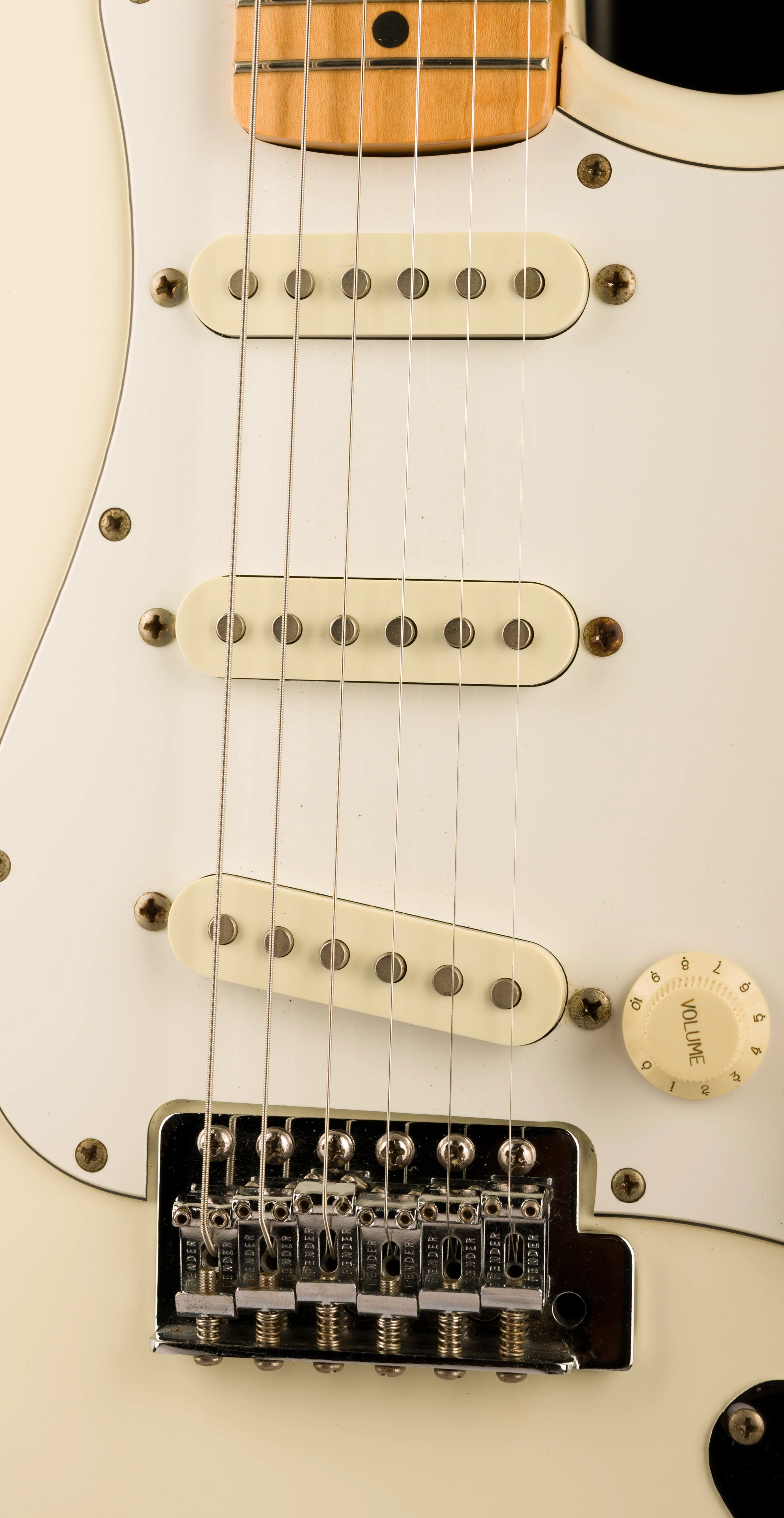 Pre Owned 1991 Fender Standard Stratocaster Arctic White Maple Neck With Gig Bag - Image 7