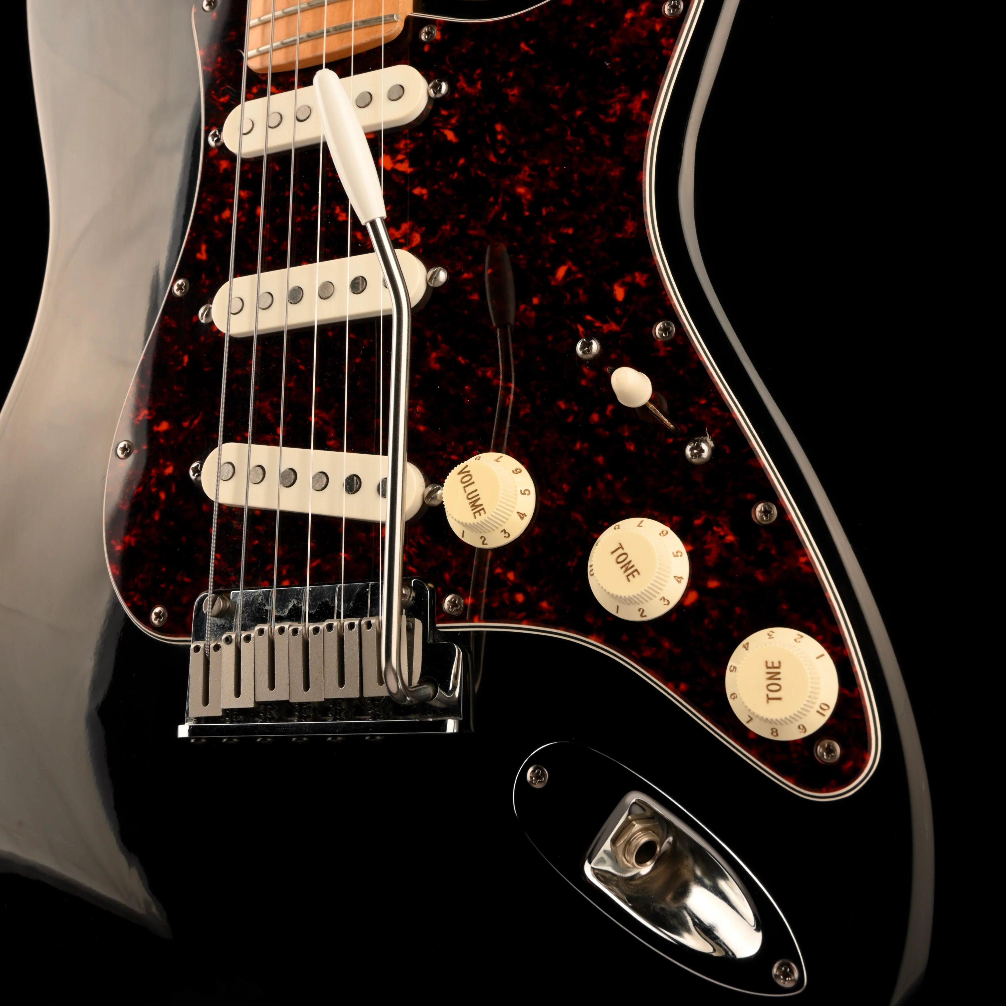 Pre Owned 1994 Fender 40th Anniversary American Standard Strat Black with OHSC - Image 6