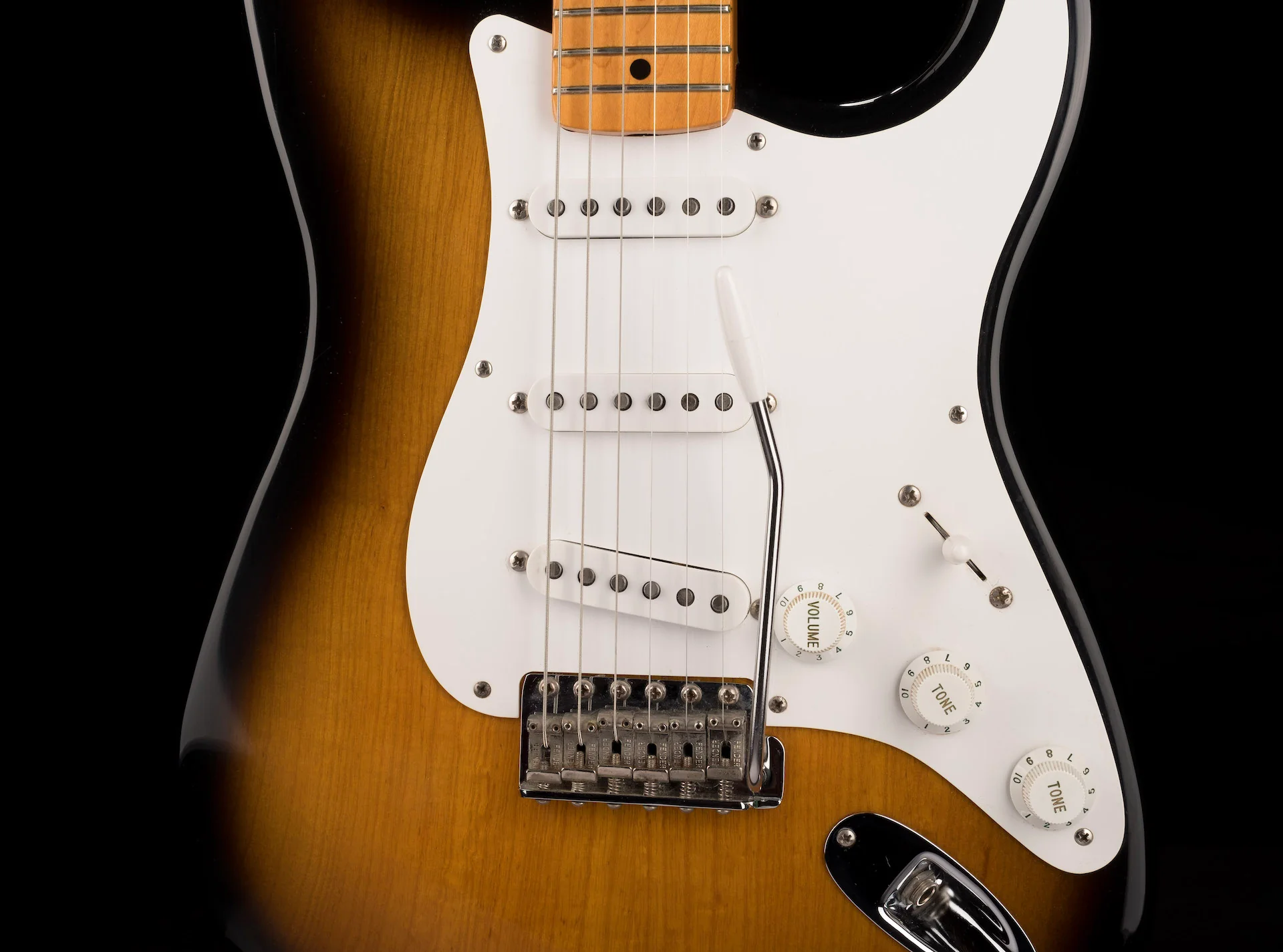Pre Owned 1994 Fender Limited Edition 40th Anniversary '54 Stratocaster With Case - Image 6