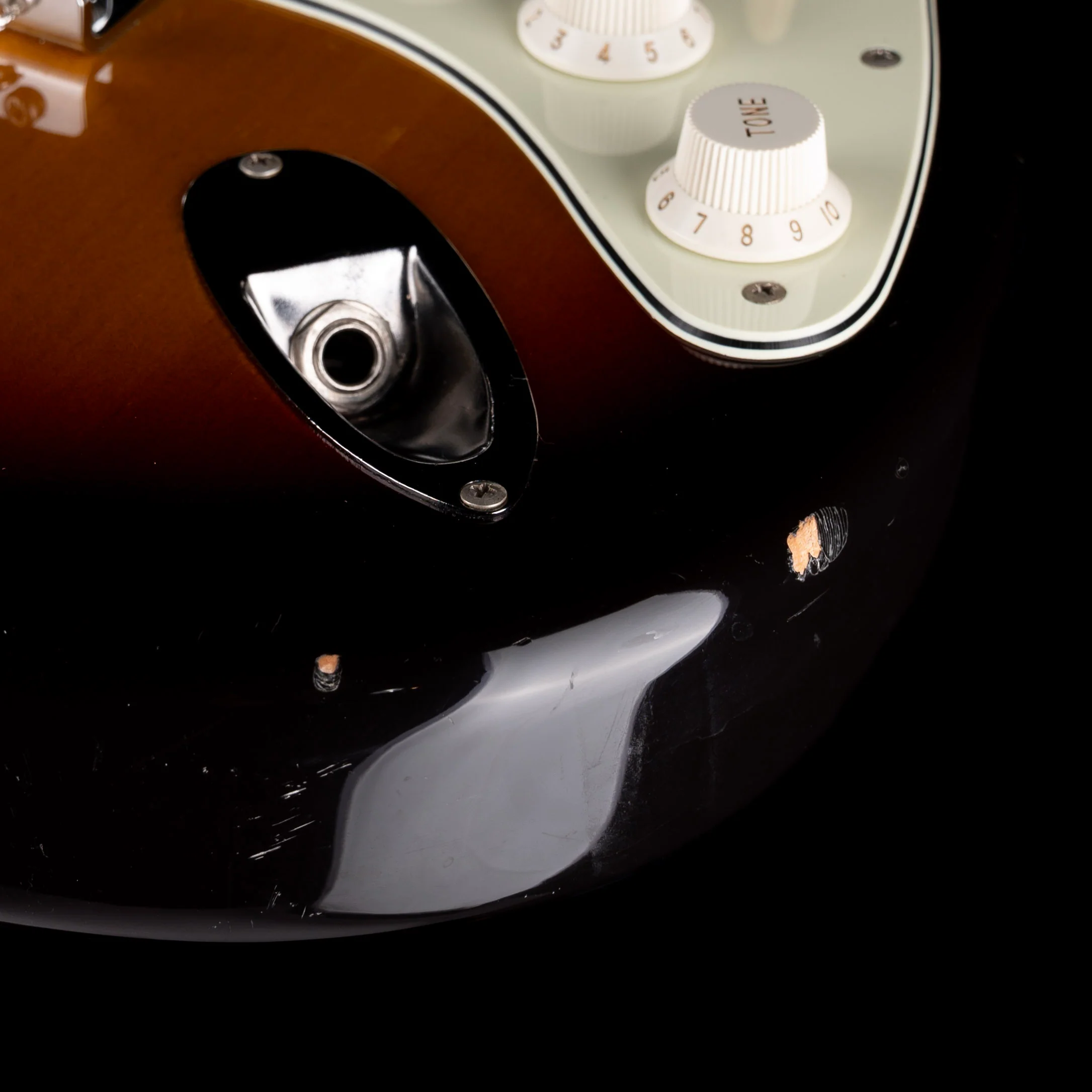 Pre Owned 1994 Fender Made in Japan Stratocaster XII 3-Color Sunburst 12-String Electric With Gig Bag - Image 7