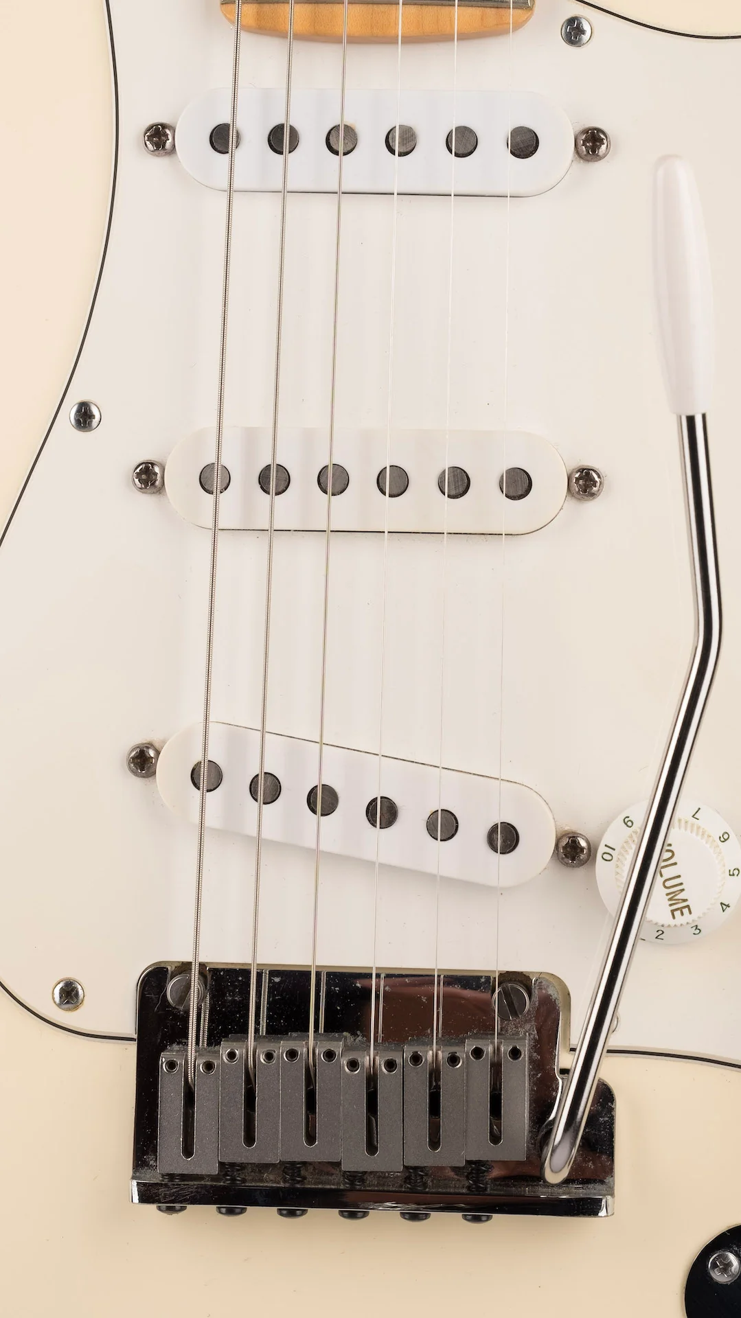 Pre Owned 1995 Fender Stratocaster American Standard Vintage White - MN N538957 - Image 7