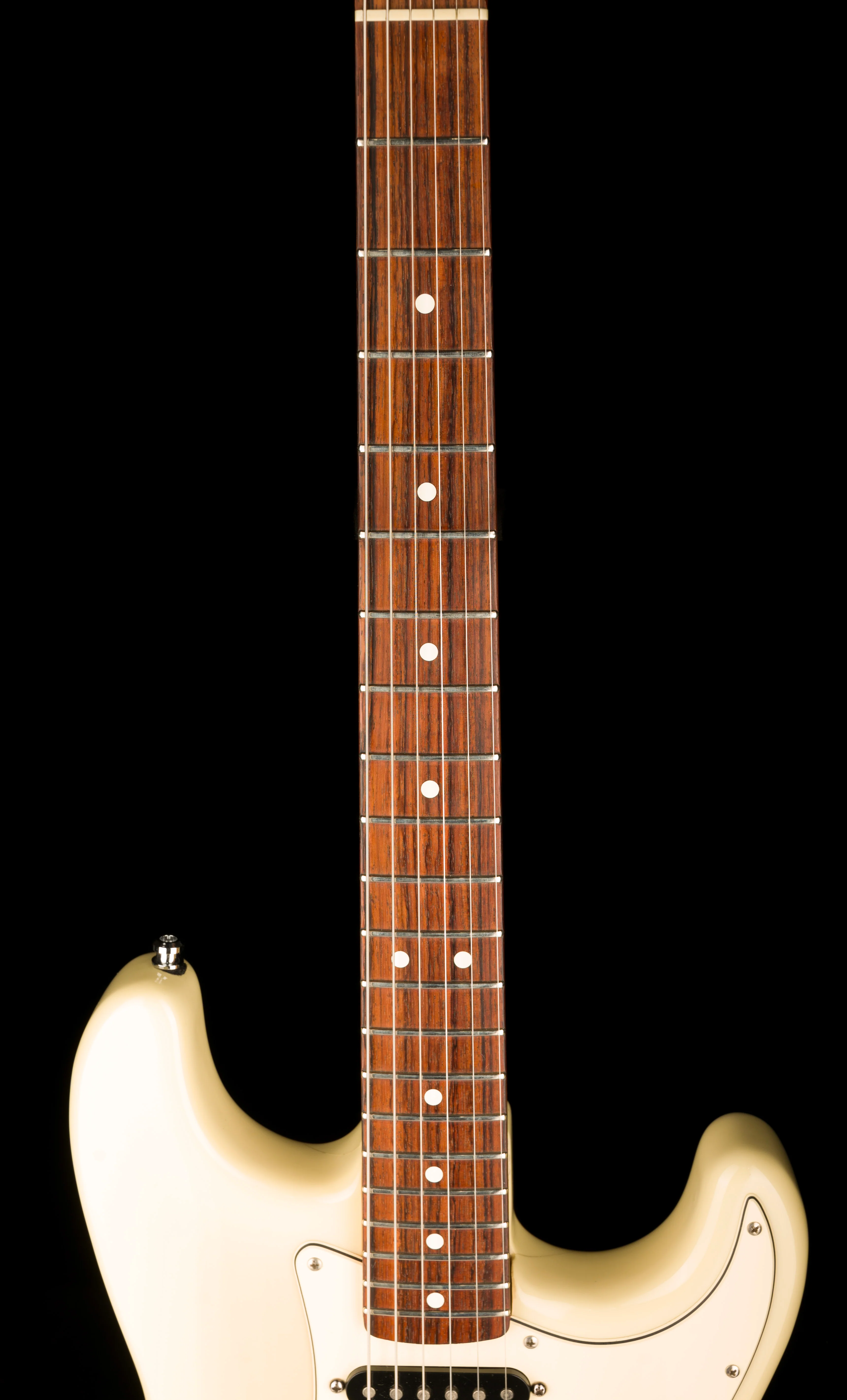 Pre Owned 1995 Fender Stratocaster Special HSS White Blonde With Flight Case - Image 11