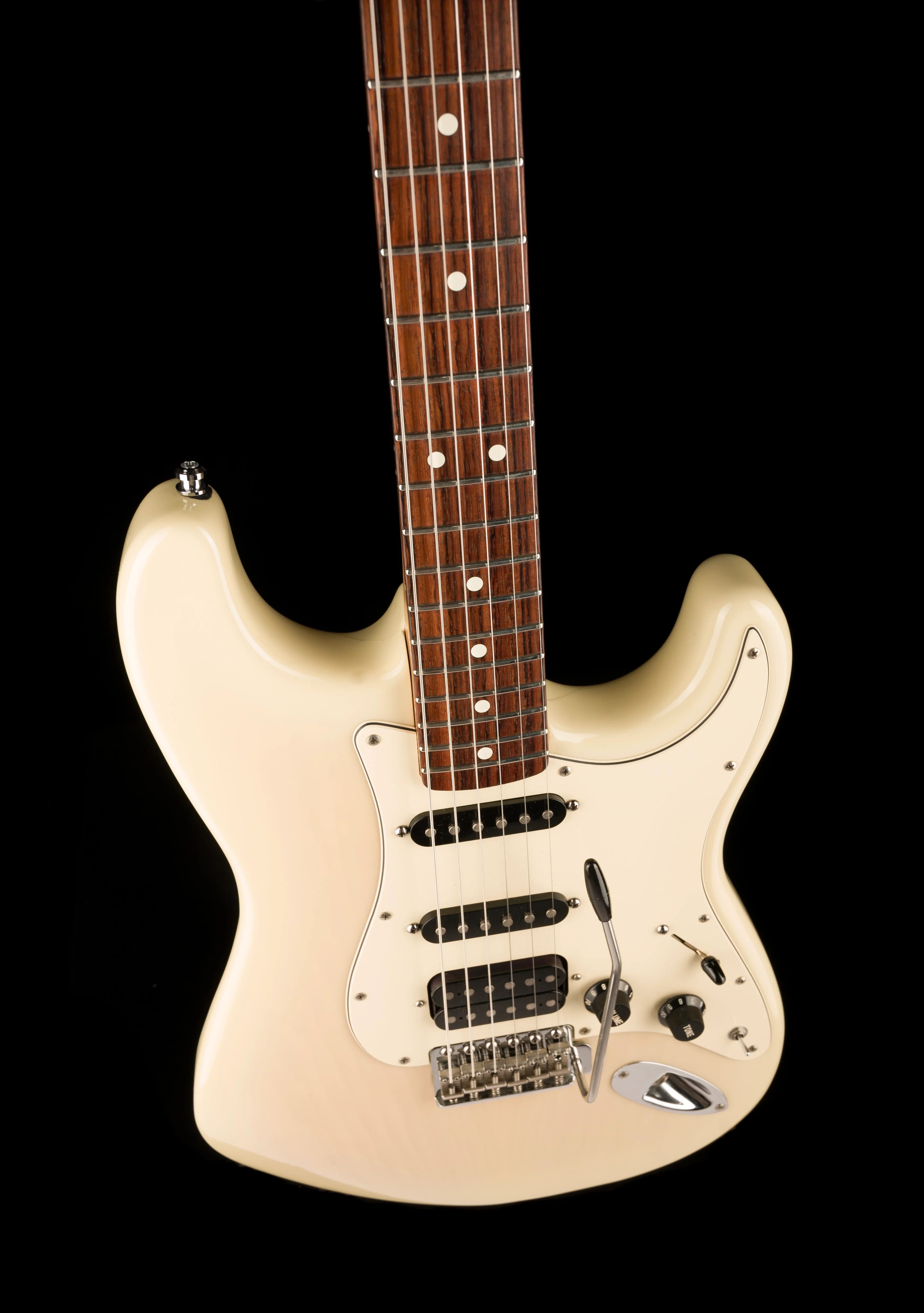 Pre Owned 1995 Fender Stratocaster Special HSS White Blonde With Flight Case - Image 4
