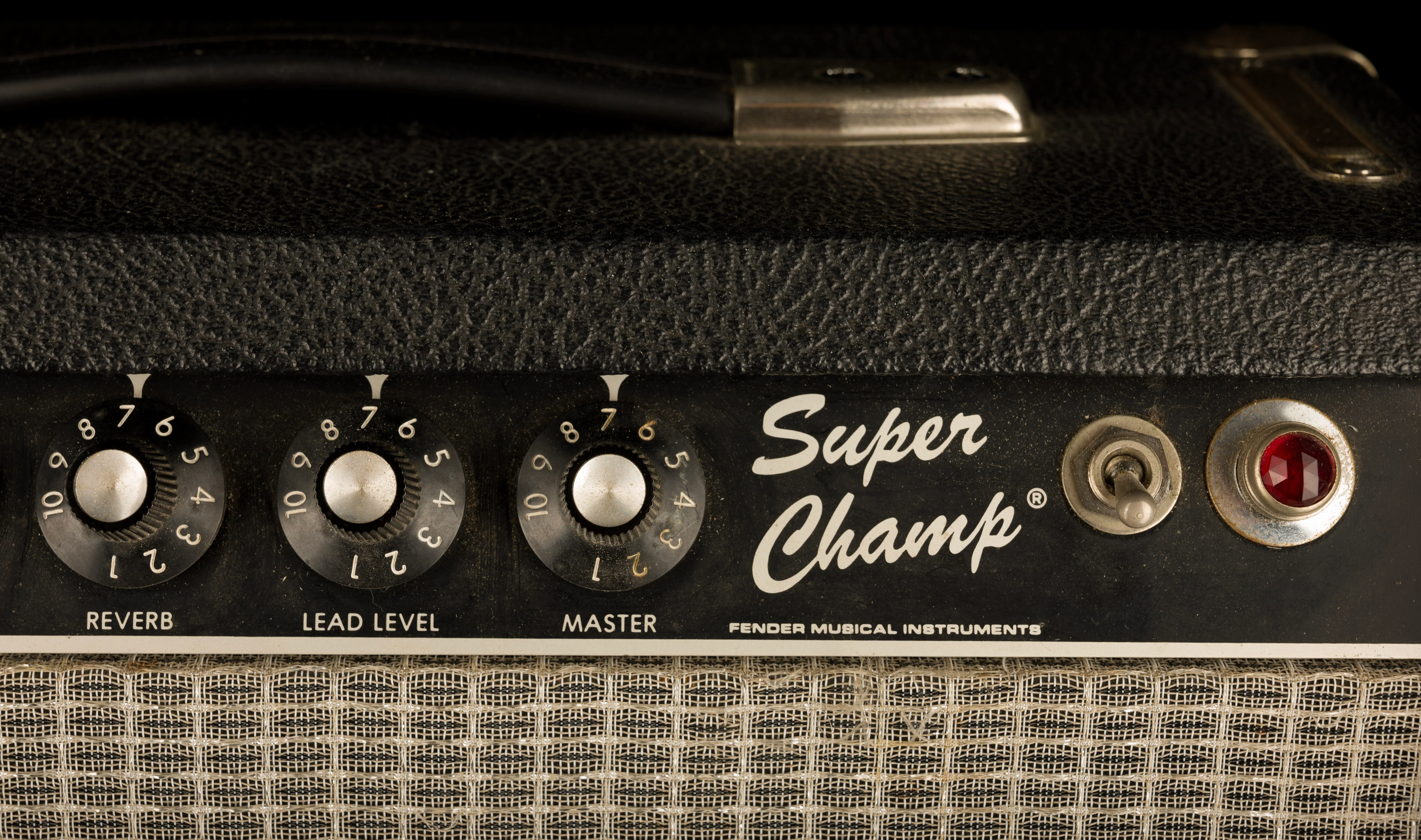 Pre Owned 1995 Fender Super Champ Black Guitar Amp Combo - Image 5