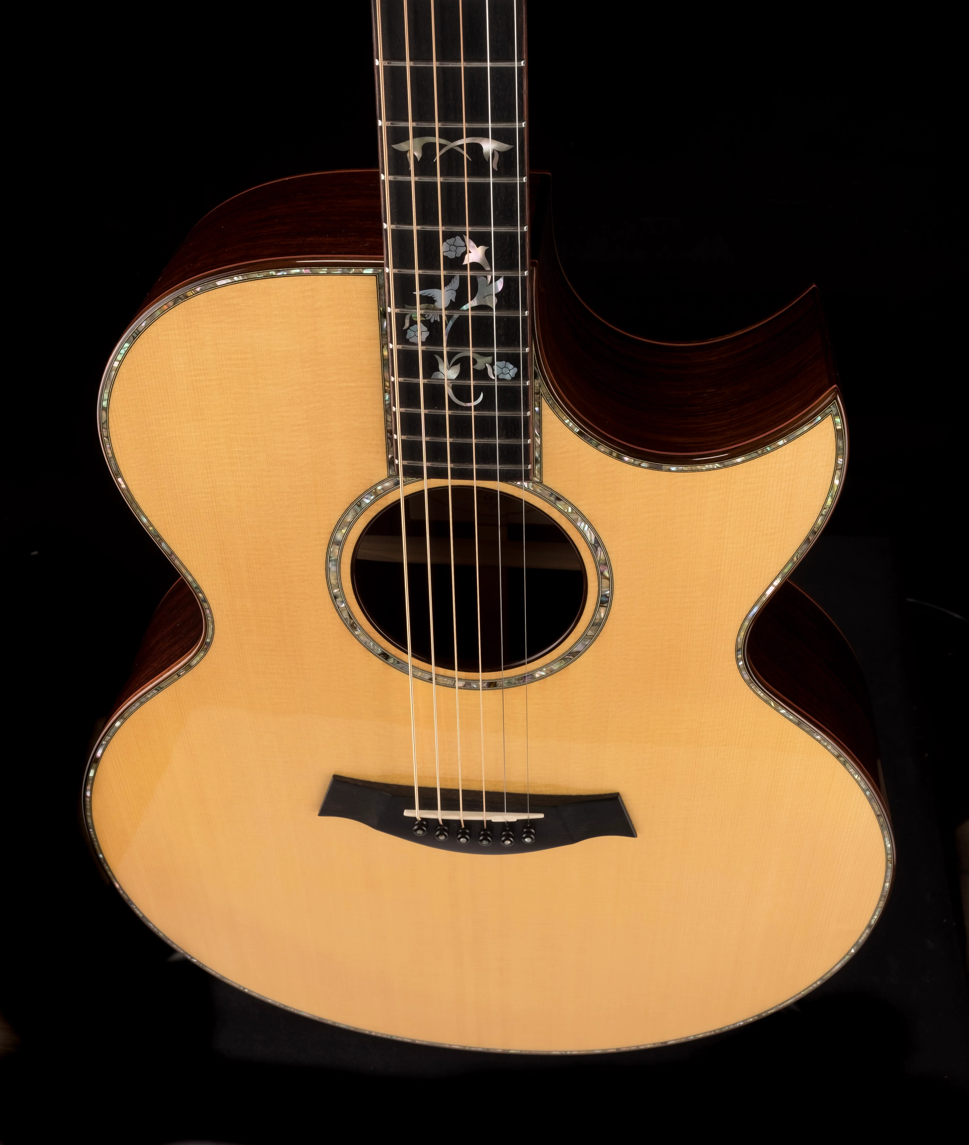 Pre Owned 1999 Taylor 915C Acoustic Guitar With Case - Image 4
