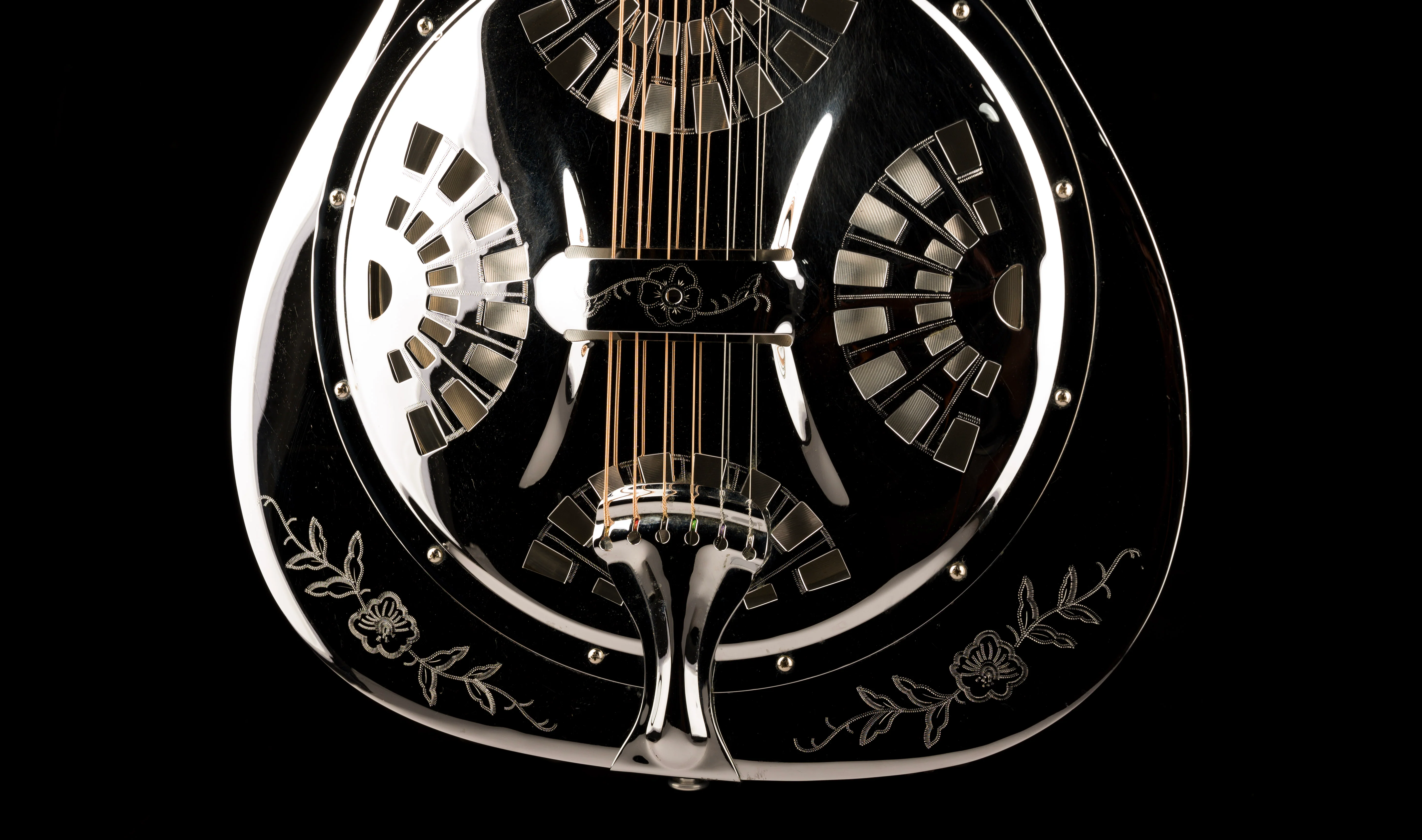 Pre Owned 1996 Dobro DM 36 "Rose" Model Chrome Resonator With Gig Bag - Image 6