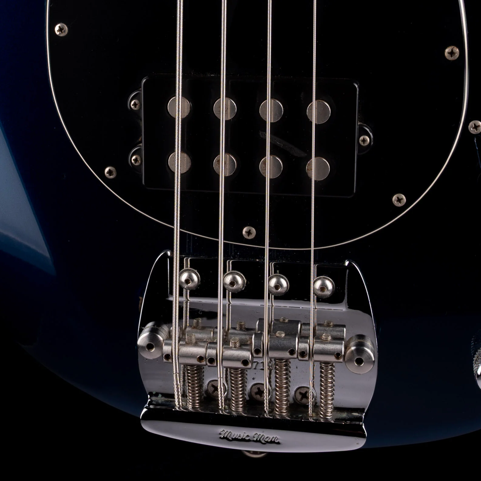 Pre Owned 1996 Ernie Ball Music Man Sterling 4 Bass Blue Pearl With Gig Bag - Image 4