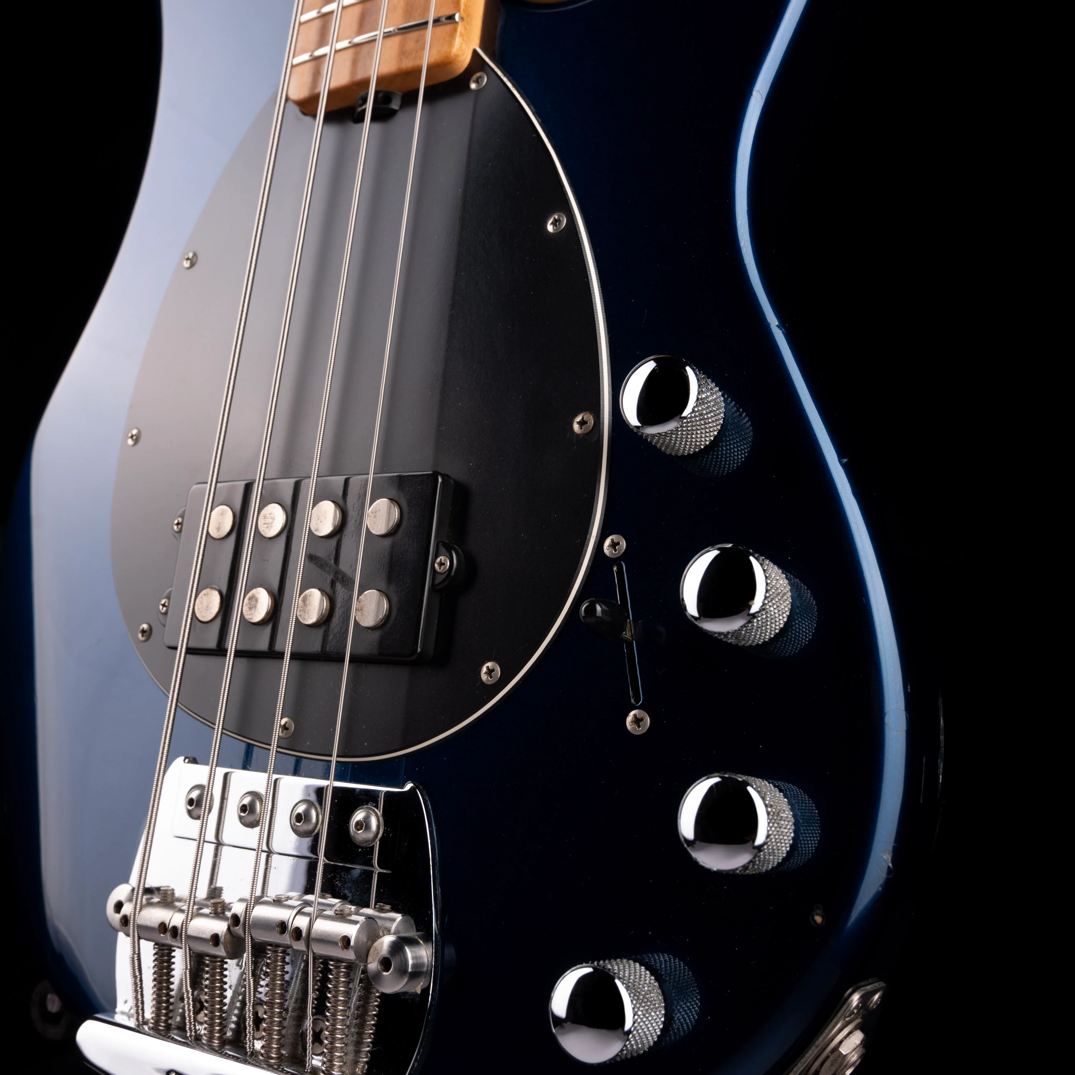 Pre Owned 1996 Ernie Ball Music Man Sterling 4 Bass Blue Pearl With Gig Bag - Image 5