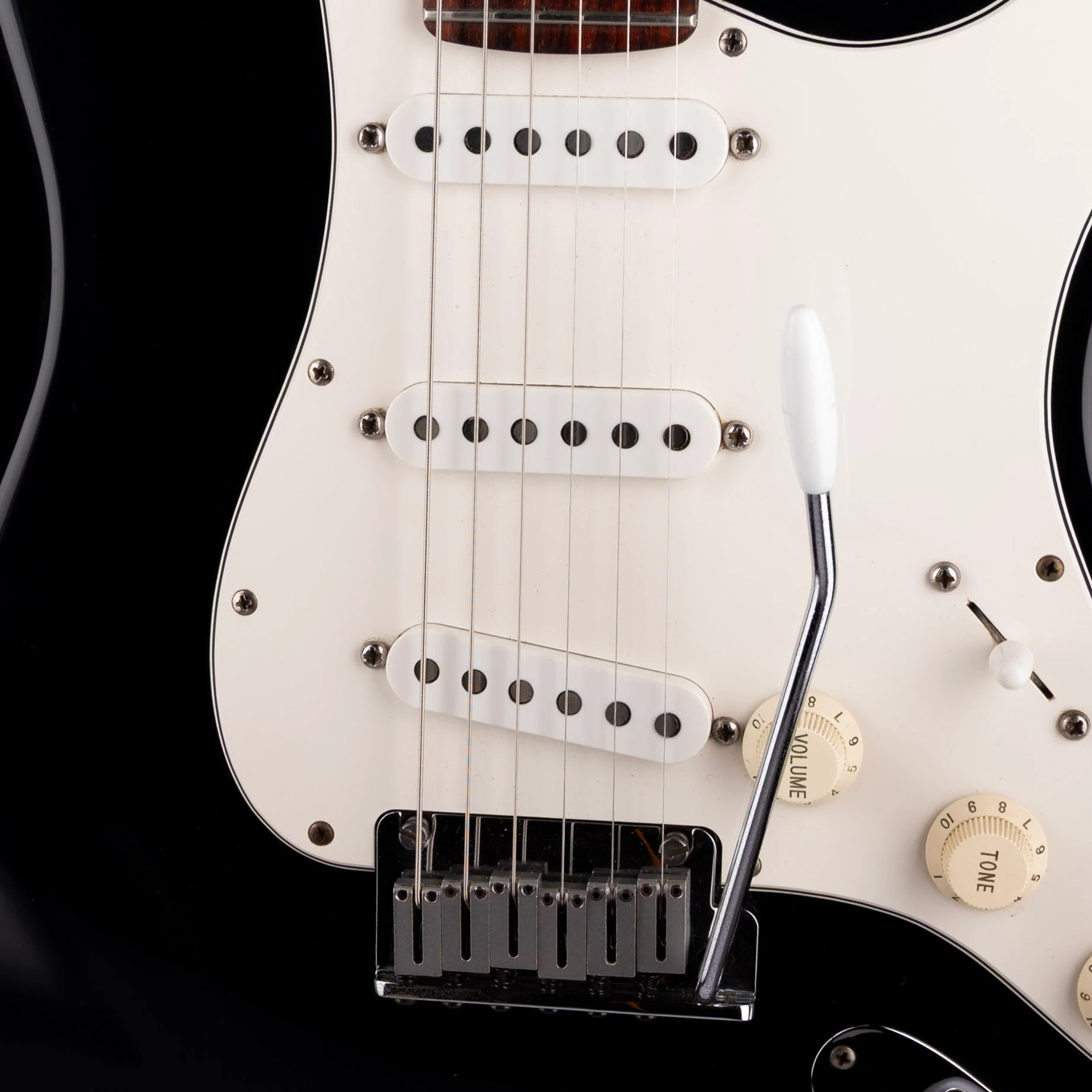 Pre Owned 1996 Fender 50th Anniversary American Standard Stratocaster Black With Case - Image 4
