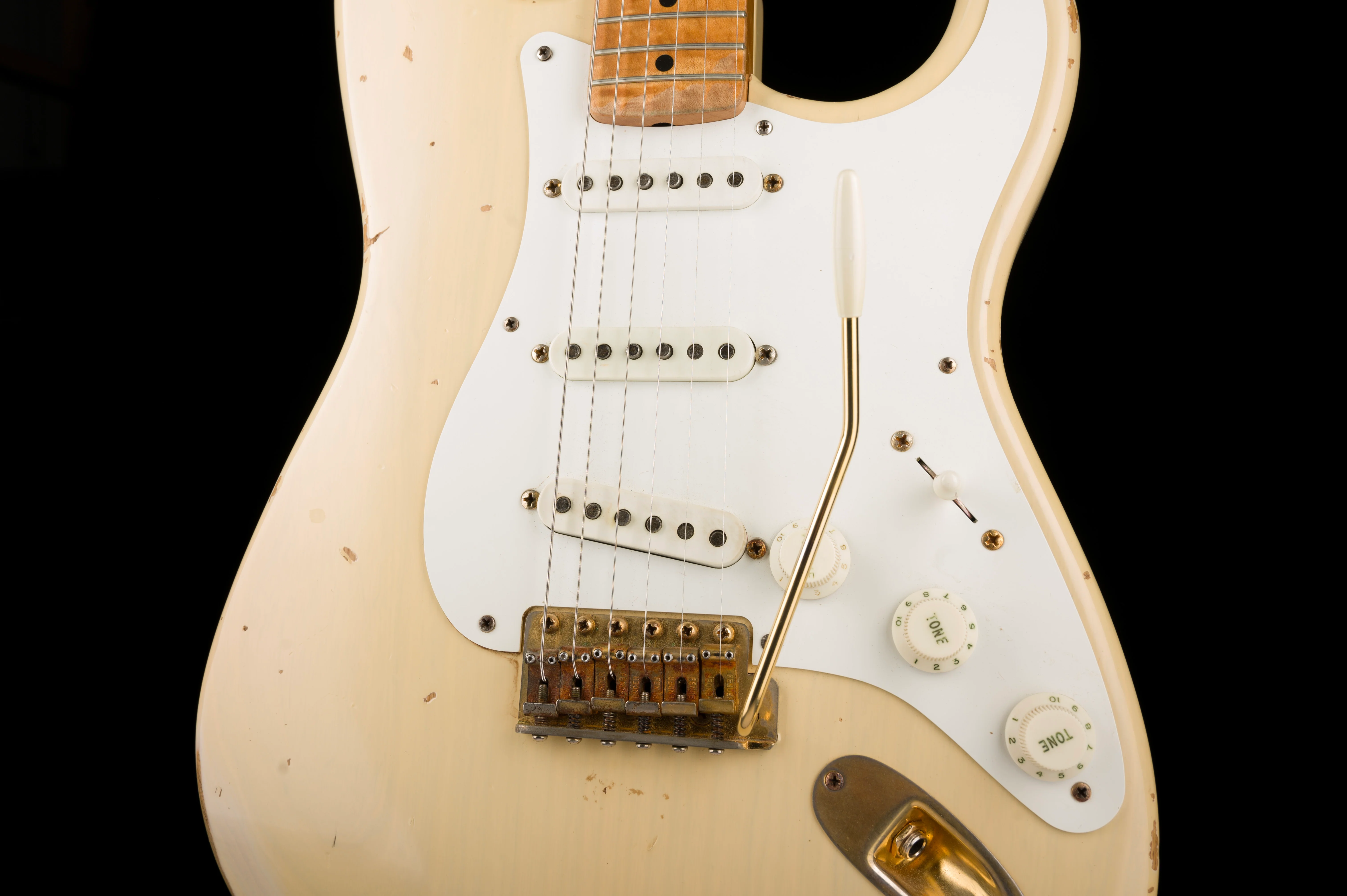Pre Owned 1996 Fender Custom Shop Vince Cunetto Relic 50s Stratocaster Blonde with OHSC - Image 6