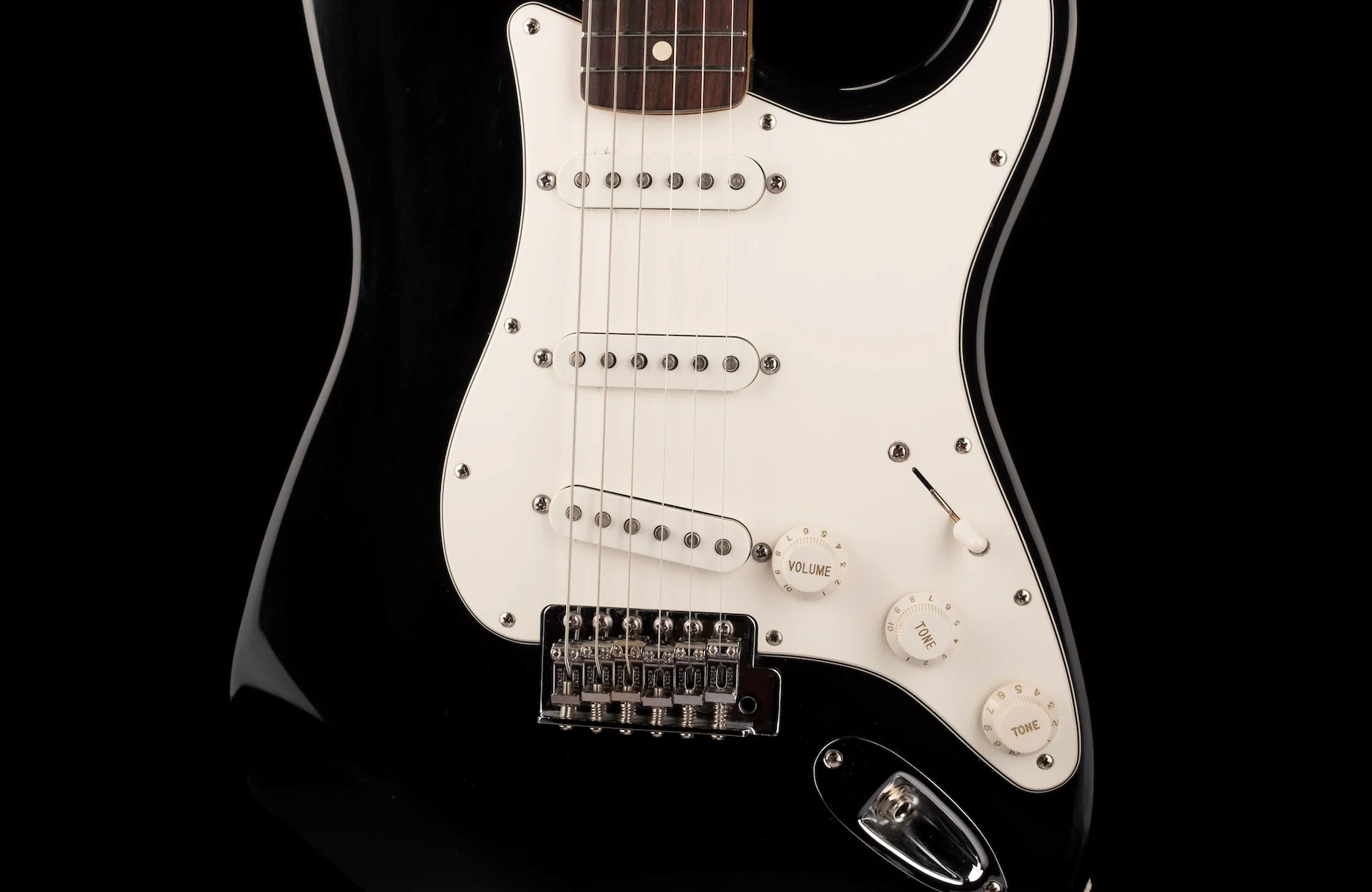 Pre Owned 1996 Fender MIM Roland Stratocaster Sunburst Modded Guitar With Gig Bag - Image 6