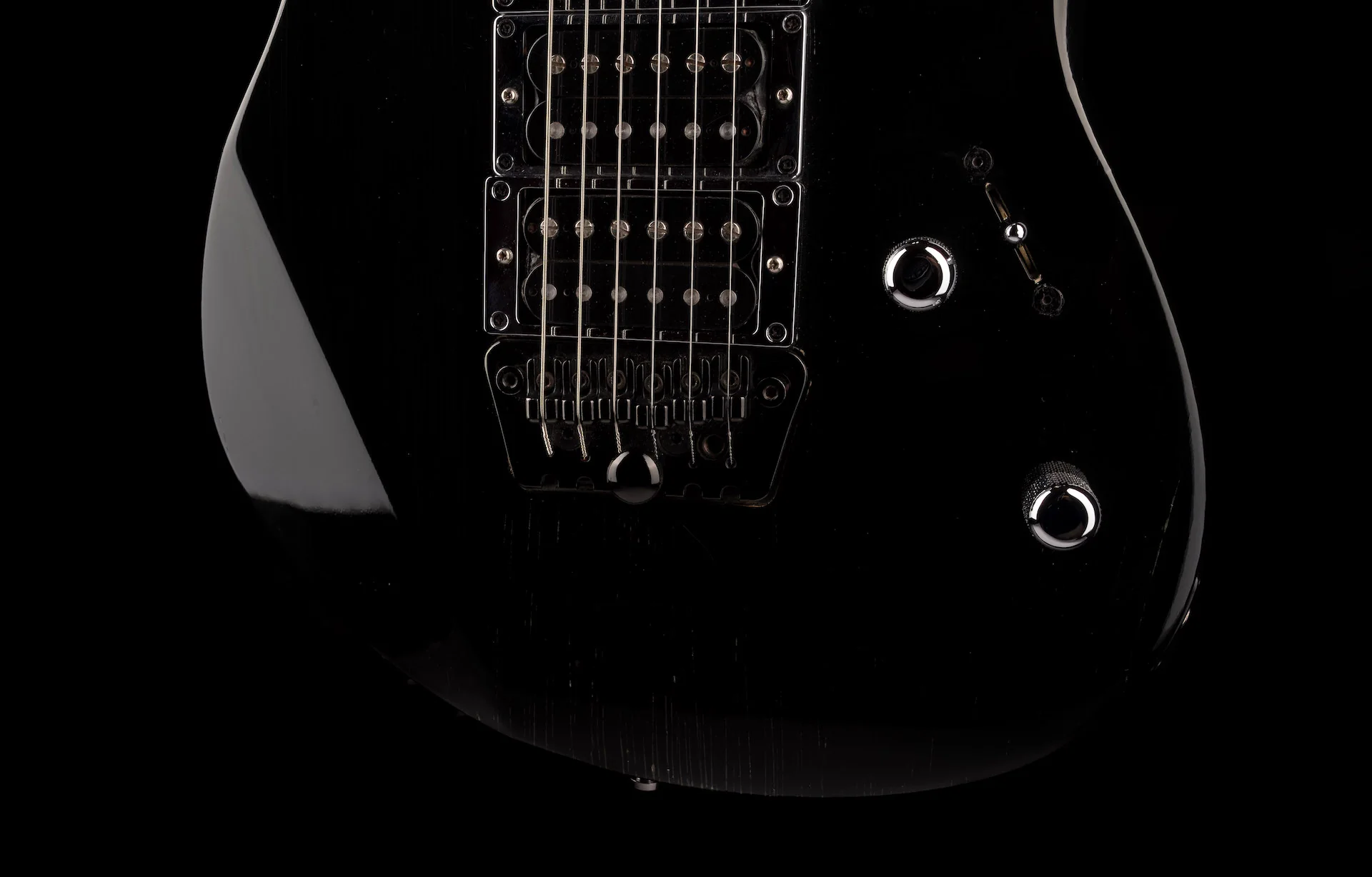 Pre Owned 1996 Gibson M-III Black With Gig Bag - Image 5