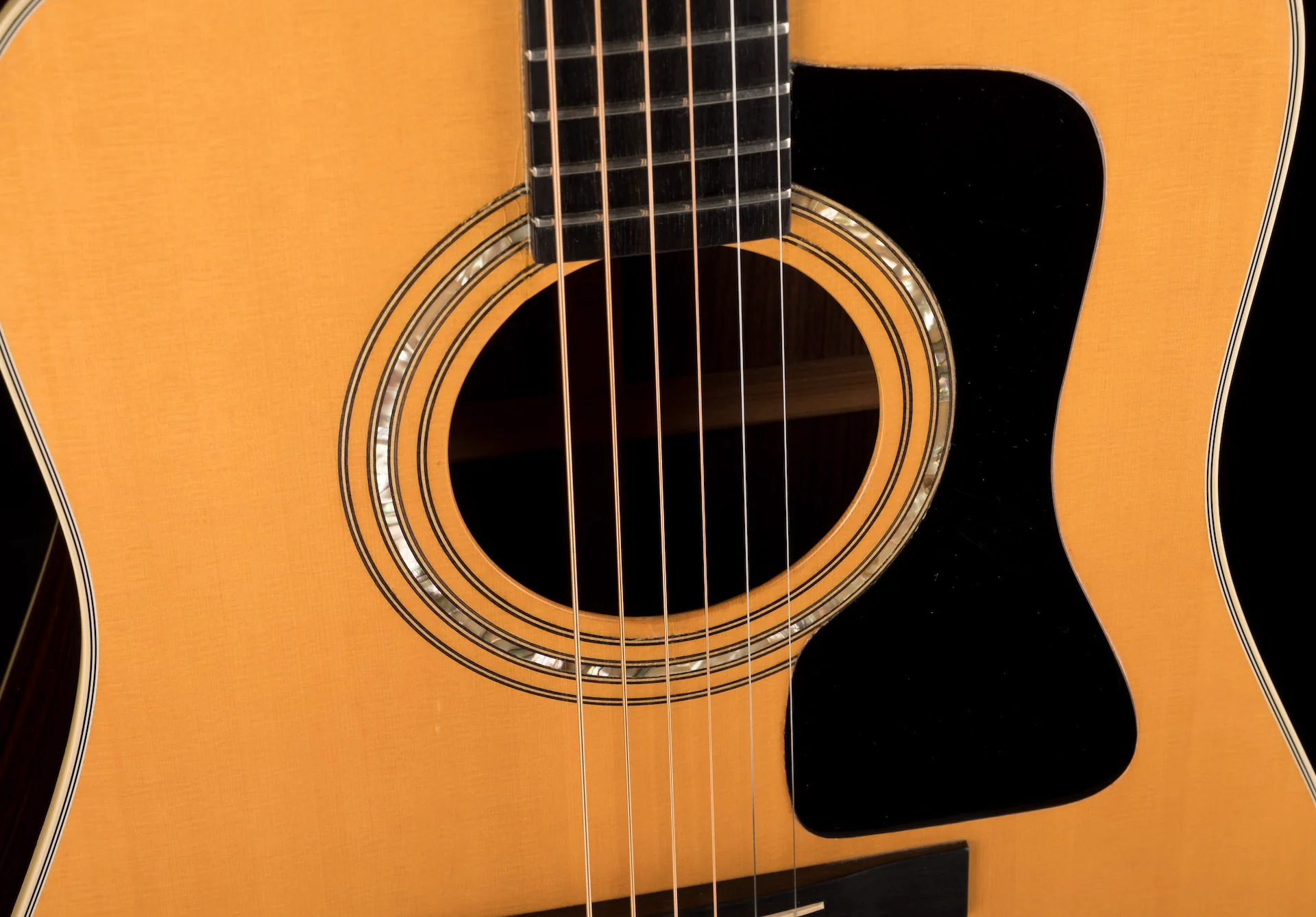 Pre Owned 1996 Guild DV52 NT-HG Natural Dreadnought Acoustic W/ Case - Image 7