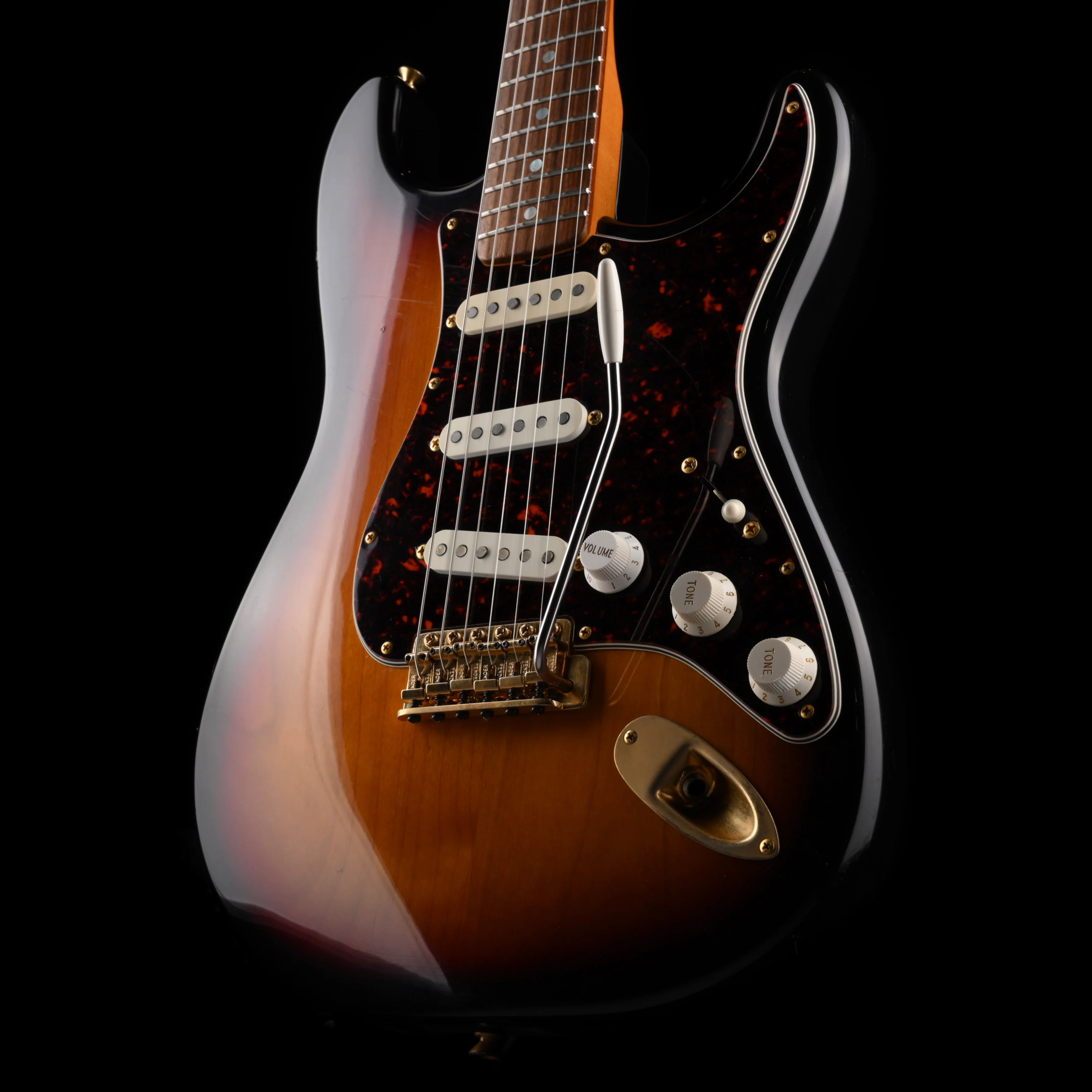 Pre Owned 1997 Fender Stratocaster Collector's Edition 3-Tone Sunburst  #1661 of 1997 With OHSC - Image 3