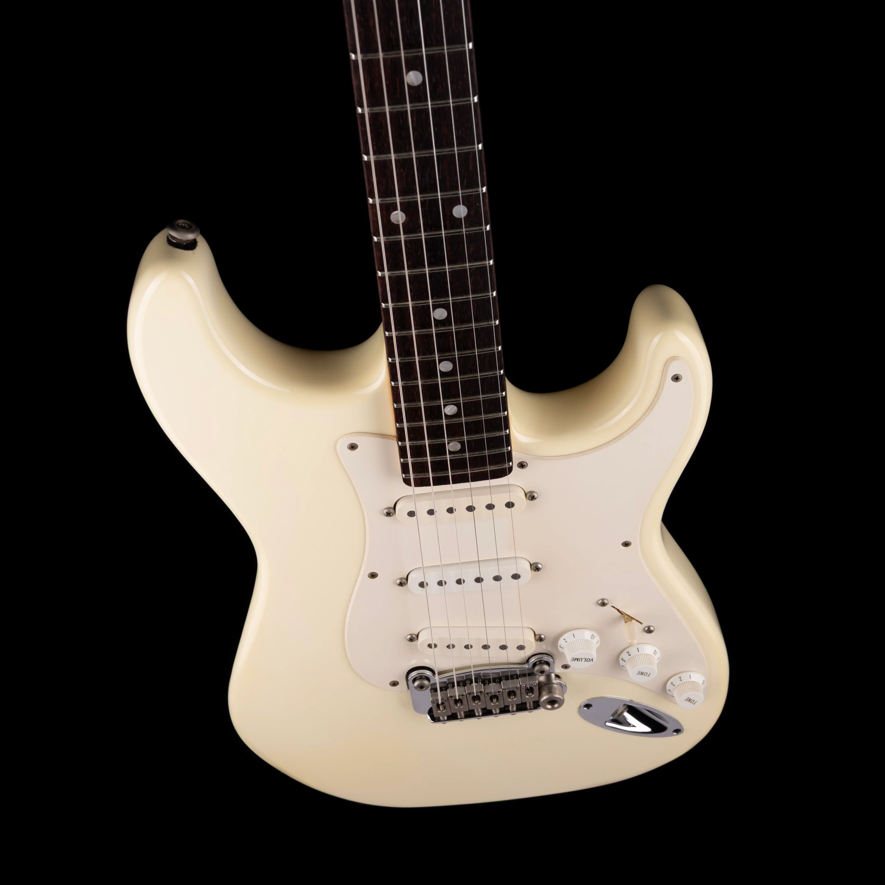 Pre Owned 1997 G&L Legacy Deluxe White Electric Guitar With OHSC - Image 3