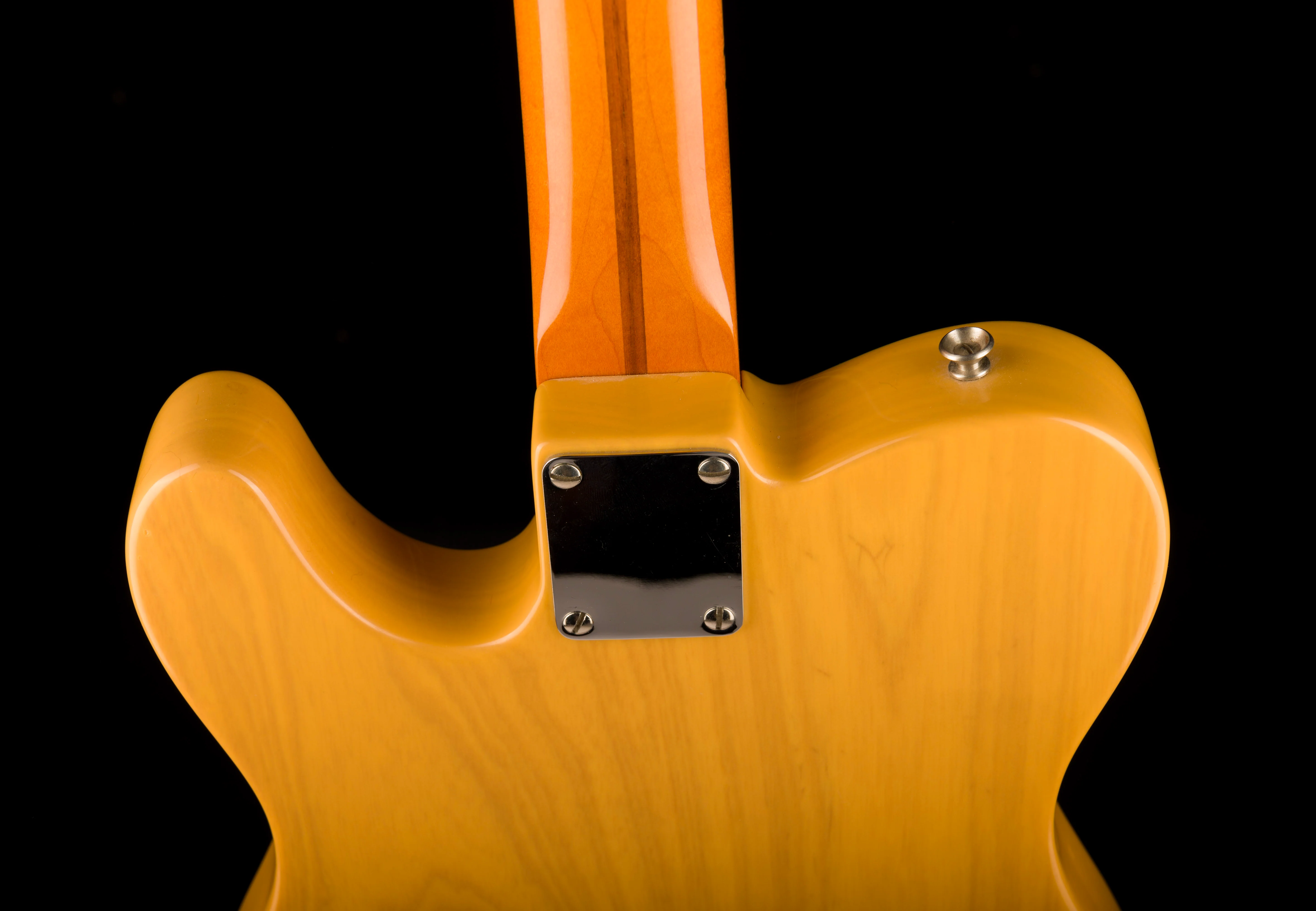 Pre Owned 1999 Fender American Vintage 1952 Reissue Telecaster Butterscotch Blonde with Case - Image 15