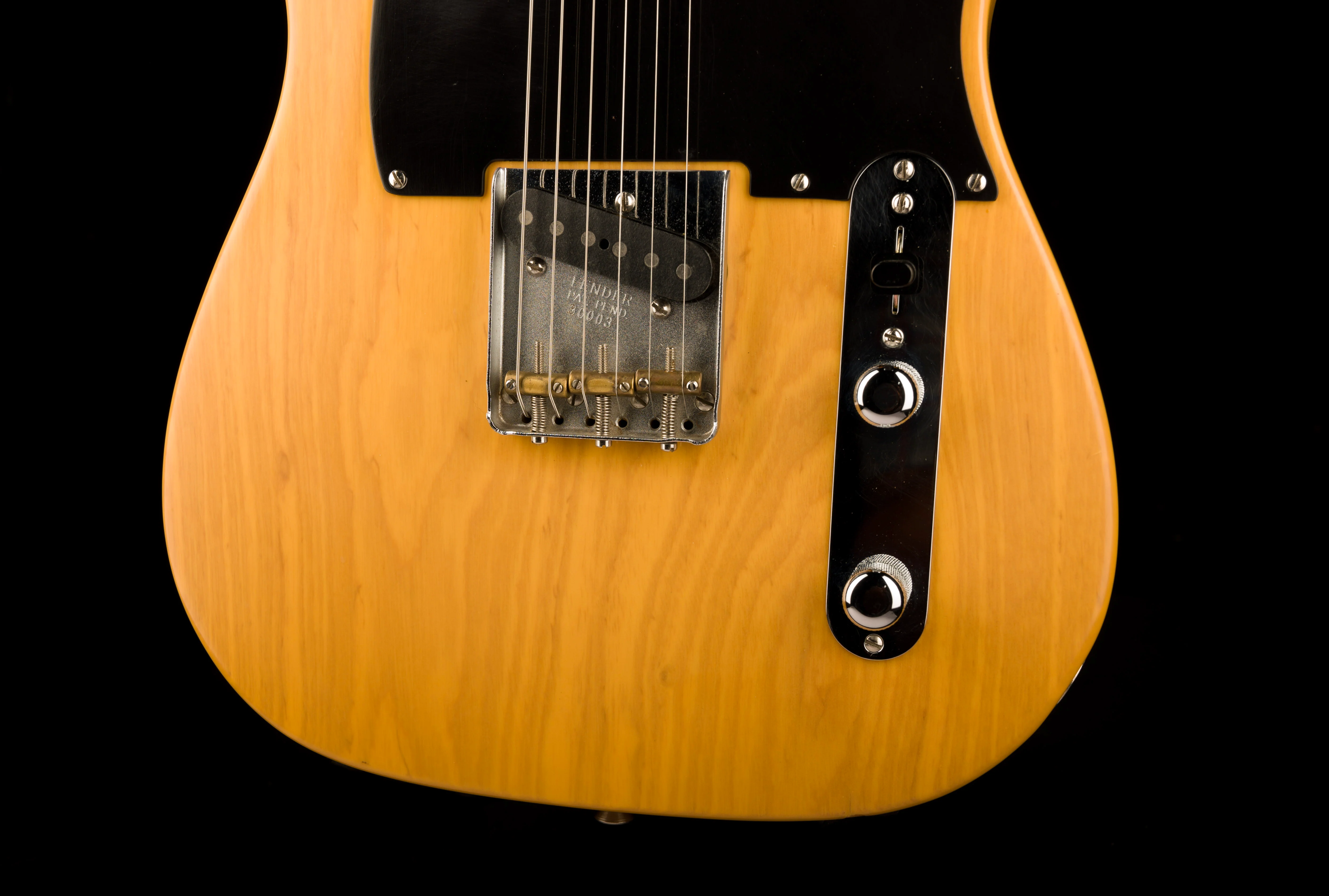 Pre Owned 1999 Fender American Vintage 1952 Reissue Telecaster Butterscotch Blonde with Case - Image 5
