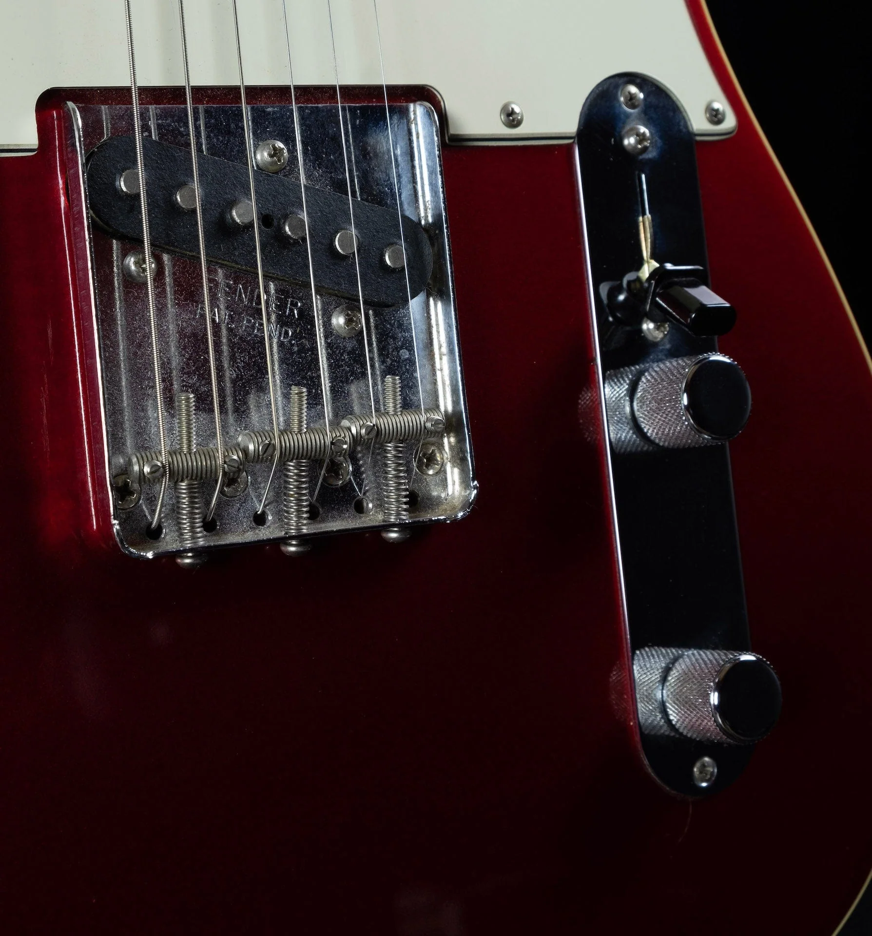 Pre-Owned 2000 Fender Artist Series American Vintage '62 Tele Custom Candy Apple Red With OHSC - Image 6