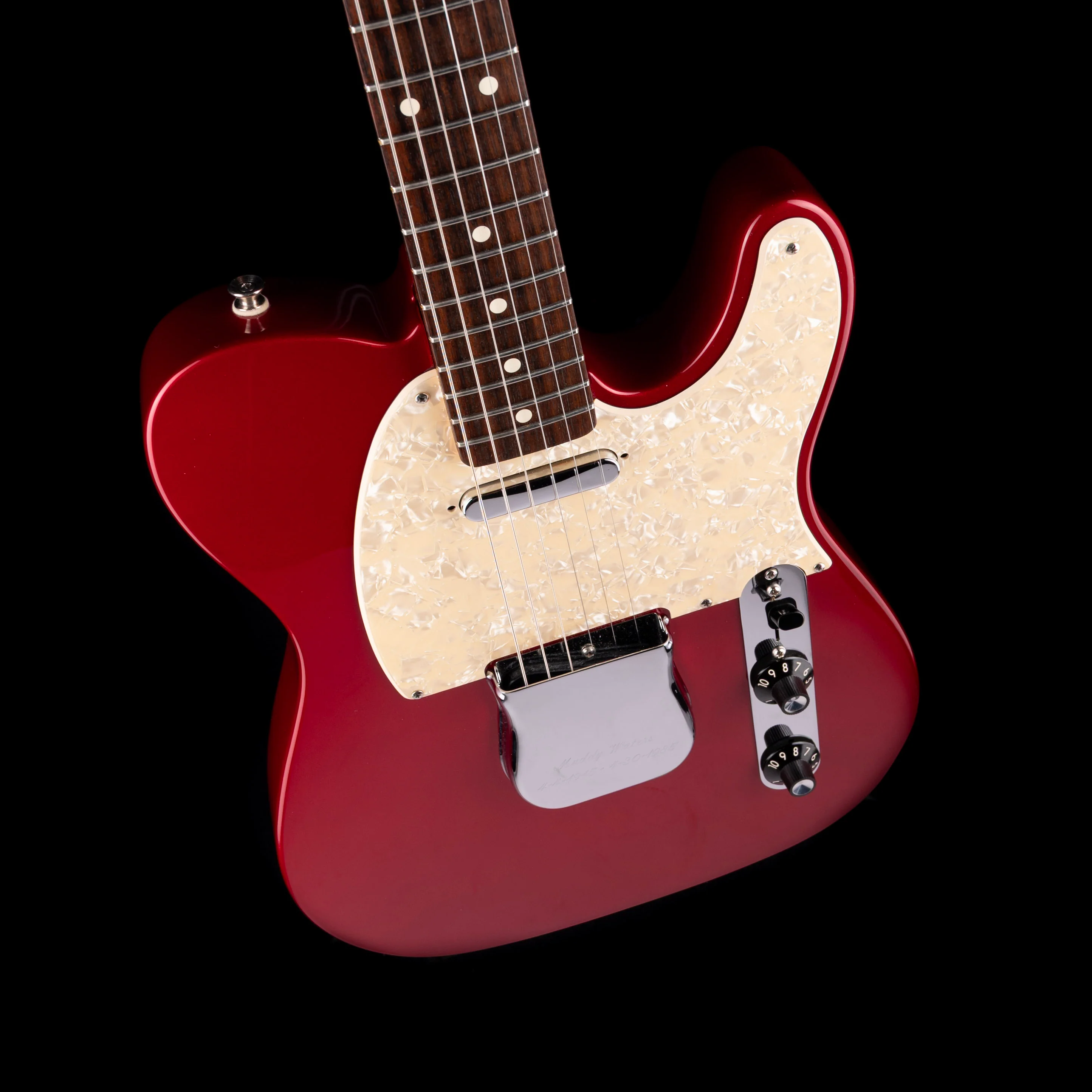 Pre-Owned 2000 Fender Muddy Waters Telecaster Candy Apple Red With OHSC - Image 3