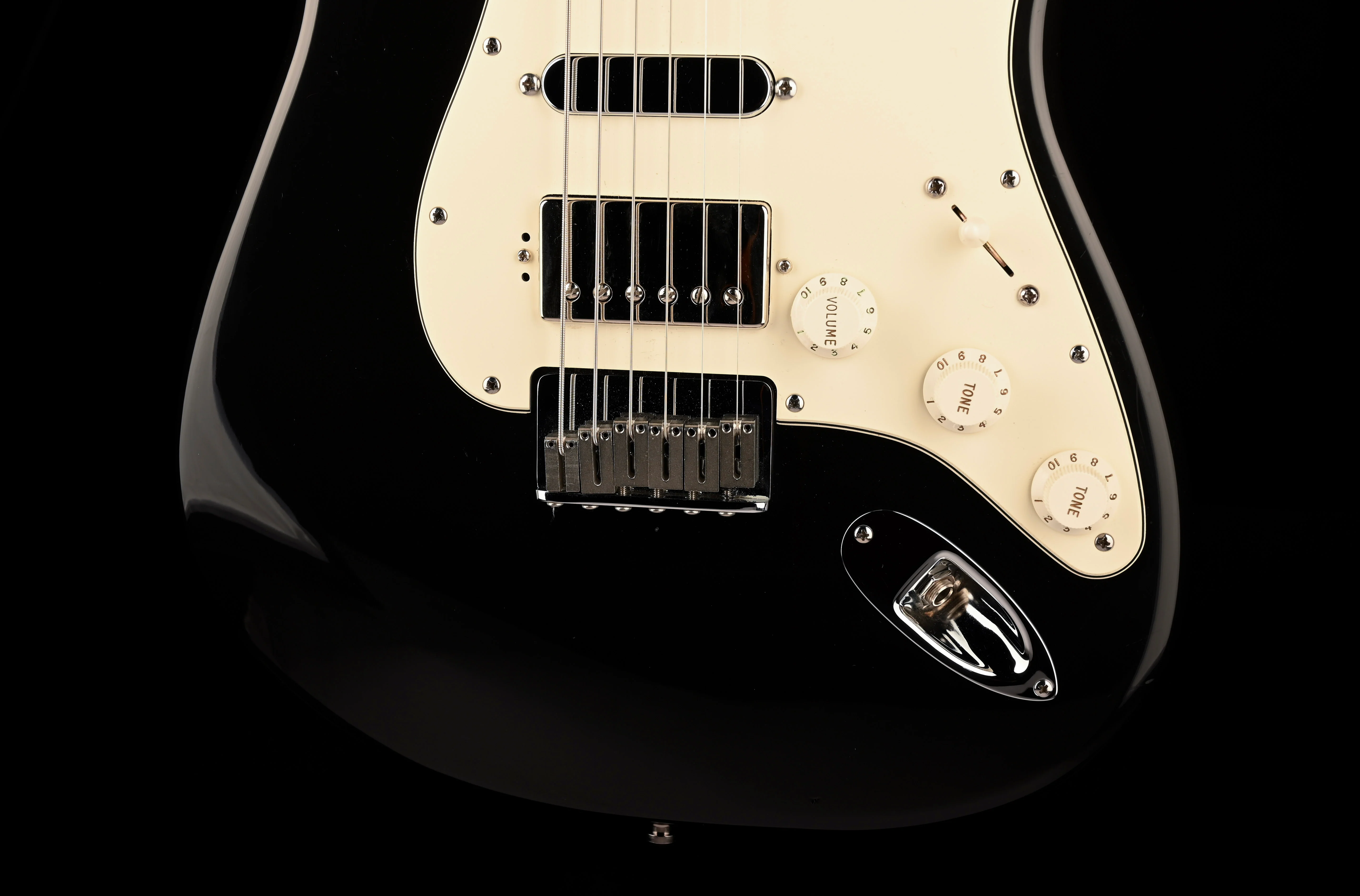 Pre Owned 2000 Fender Subsonic Baritone Guitar Black With OHSC - Image 5