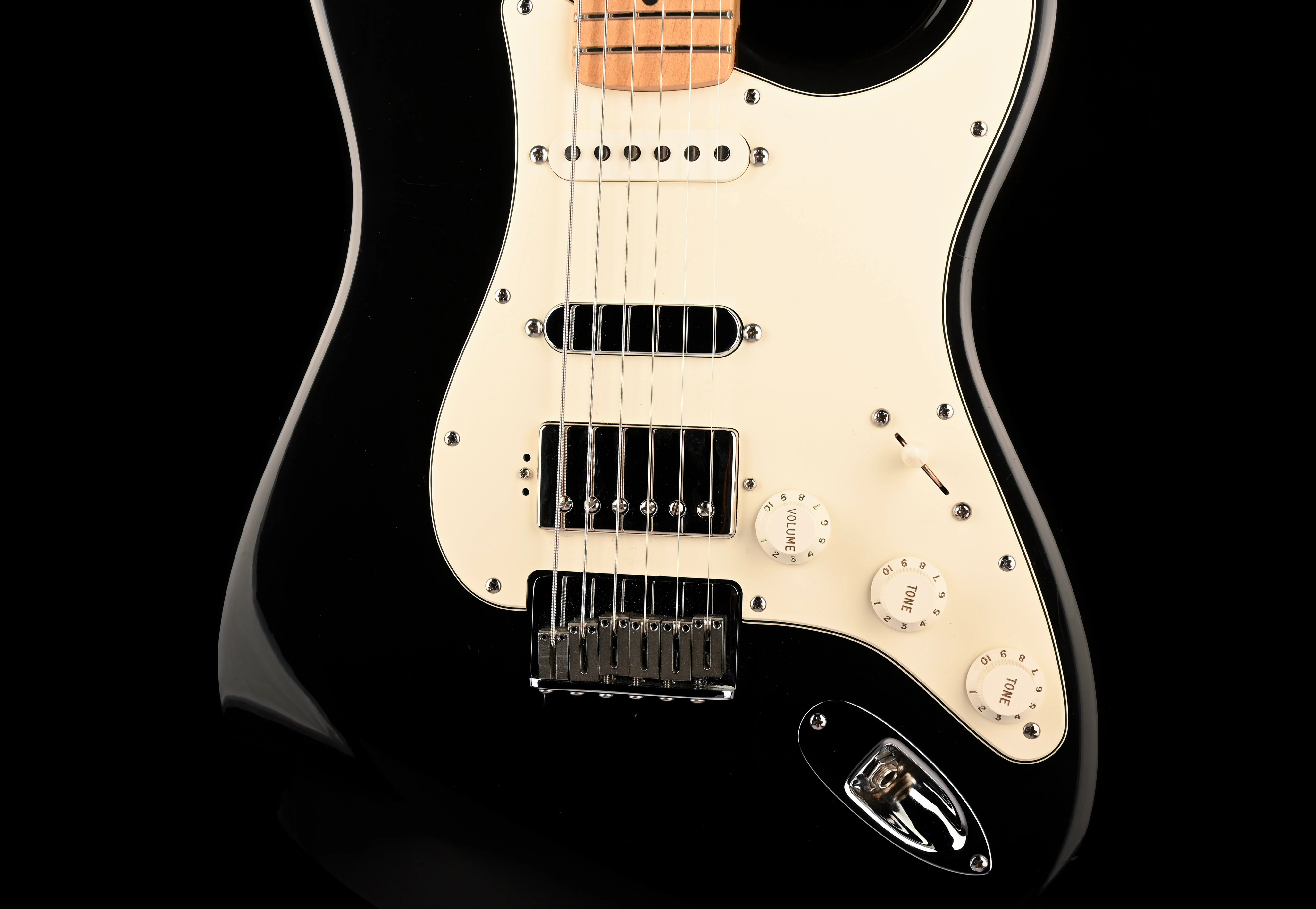 Pre Owned 2000 Fender Subsonic Baritone Guitar Black With OHSC - Image 6