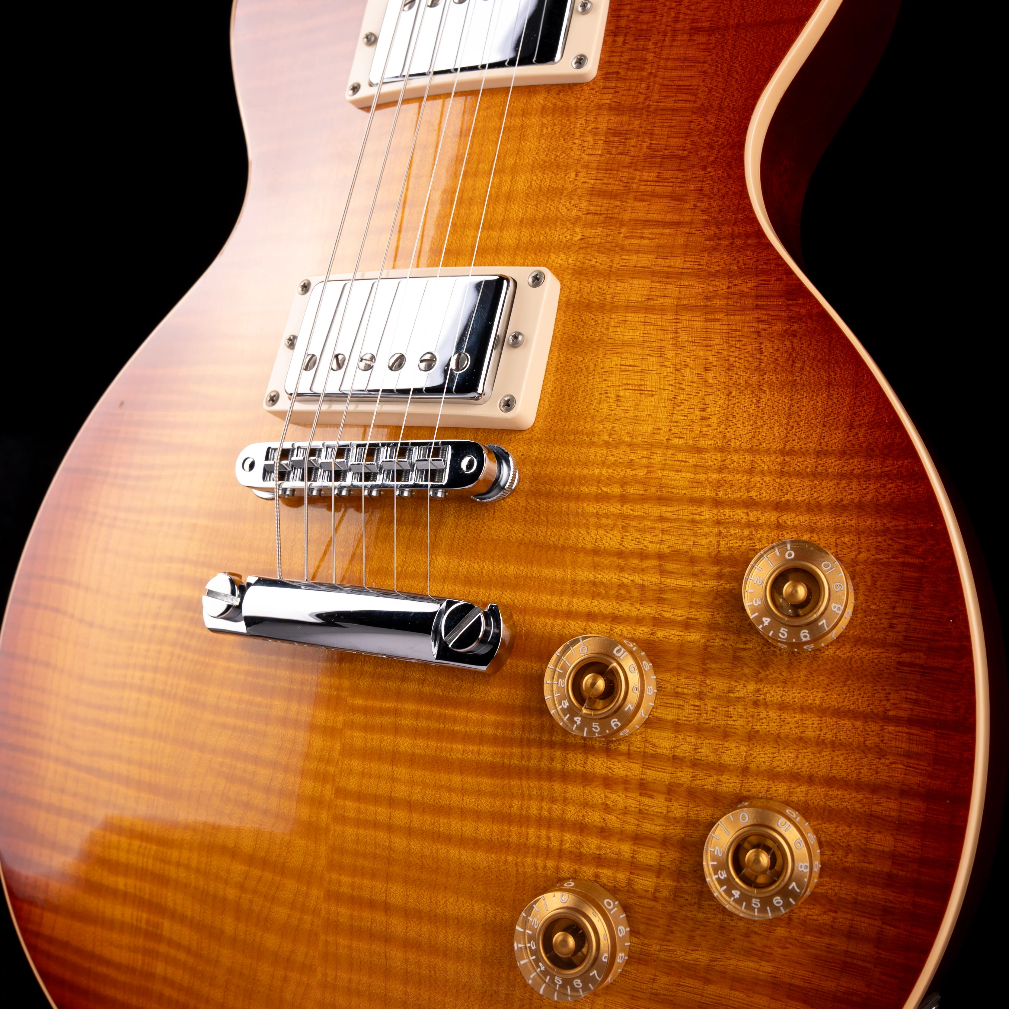 Pre Owned 2001 Gibson Les Paul Standard Plus Light Burst With OHSC - Image 5