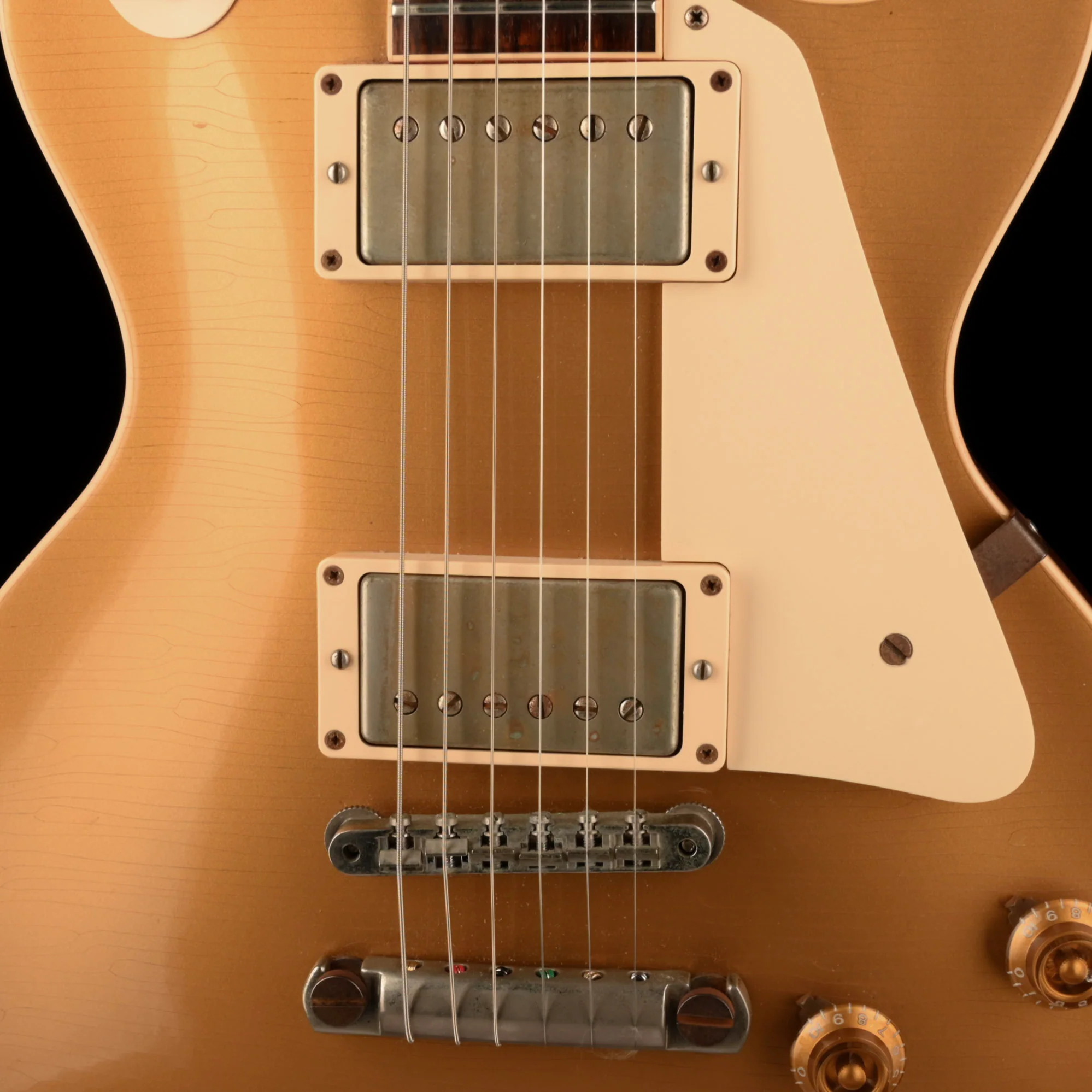 Pre Owned 2012 Gibson Custom Shop ‘57 Les Paul Reissue Aged Gold Top With OHSC - Image 4