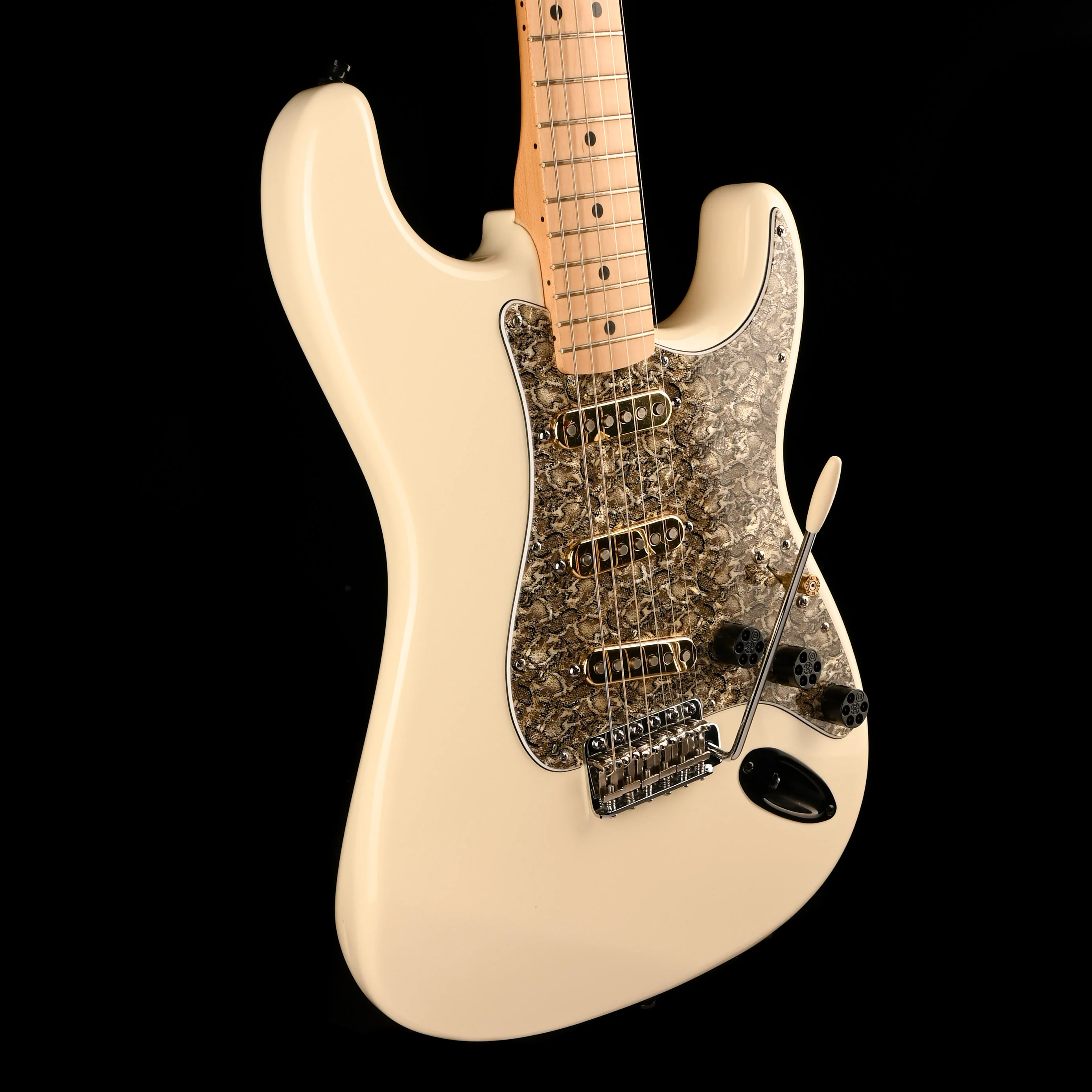 Pre Owned 2004 Fender Stratocaster White Fishscale Modified With Gig Bag - Image 7