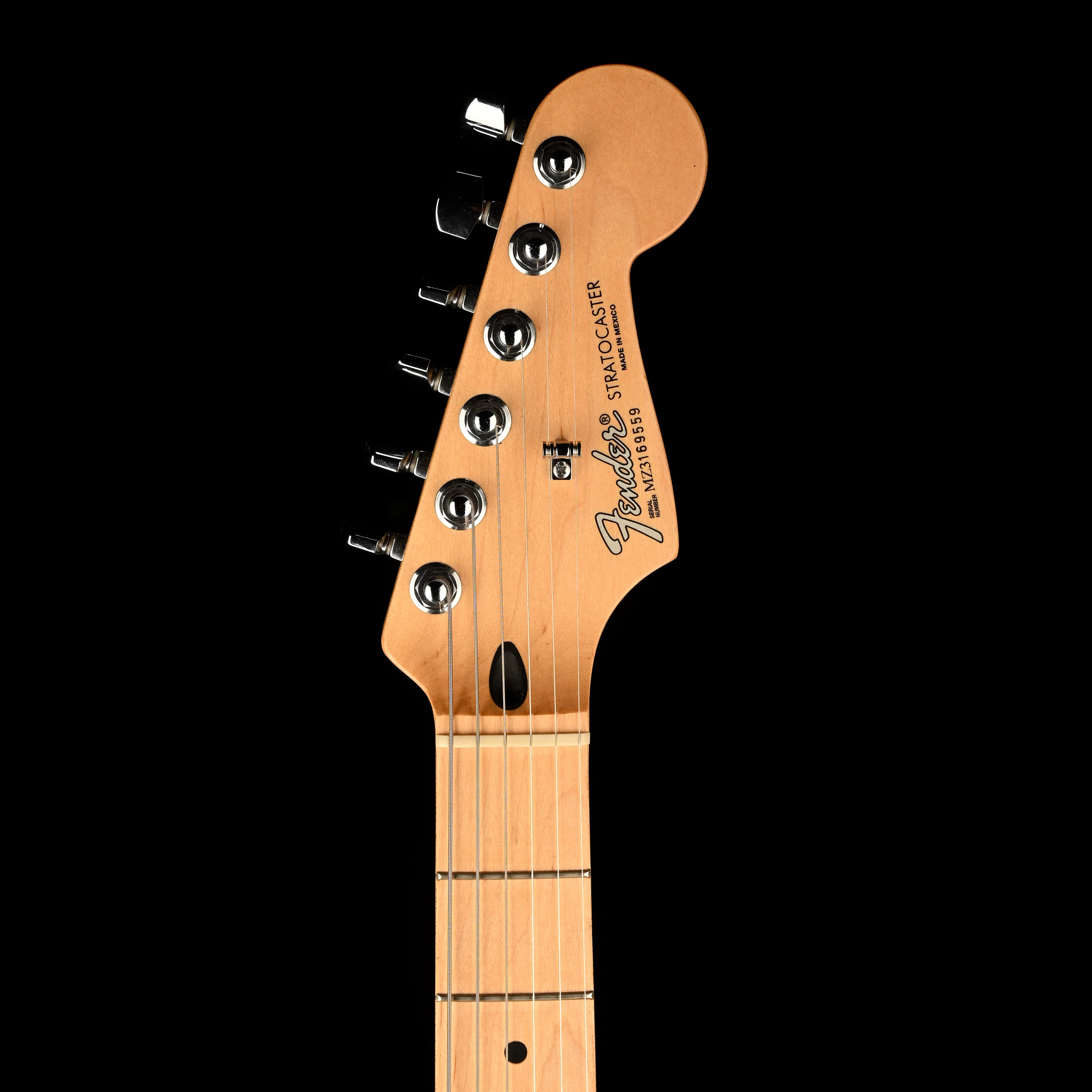 Pre Owned 2004 Fender Stratocaster White Fishscale Modified With Gig Bag - Image 9